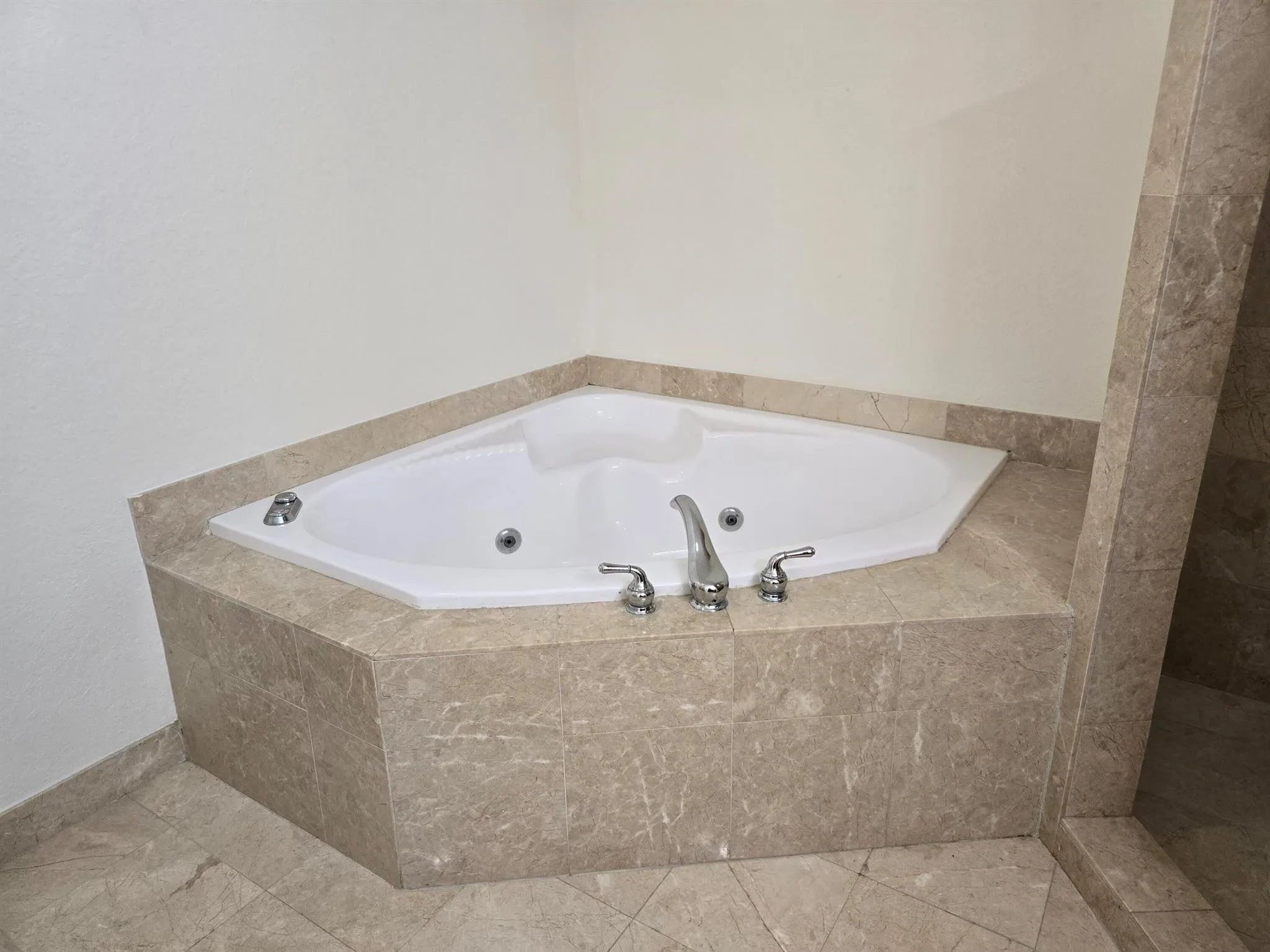 1640 Presidential Way, #403