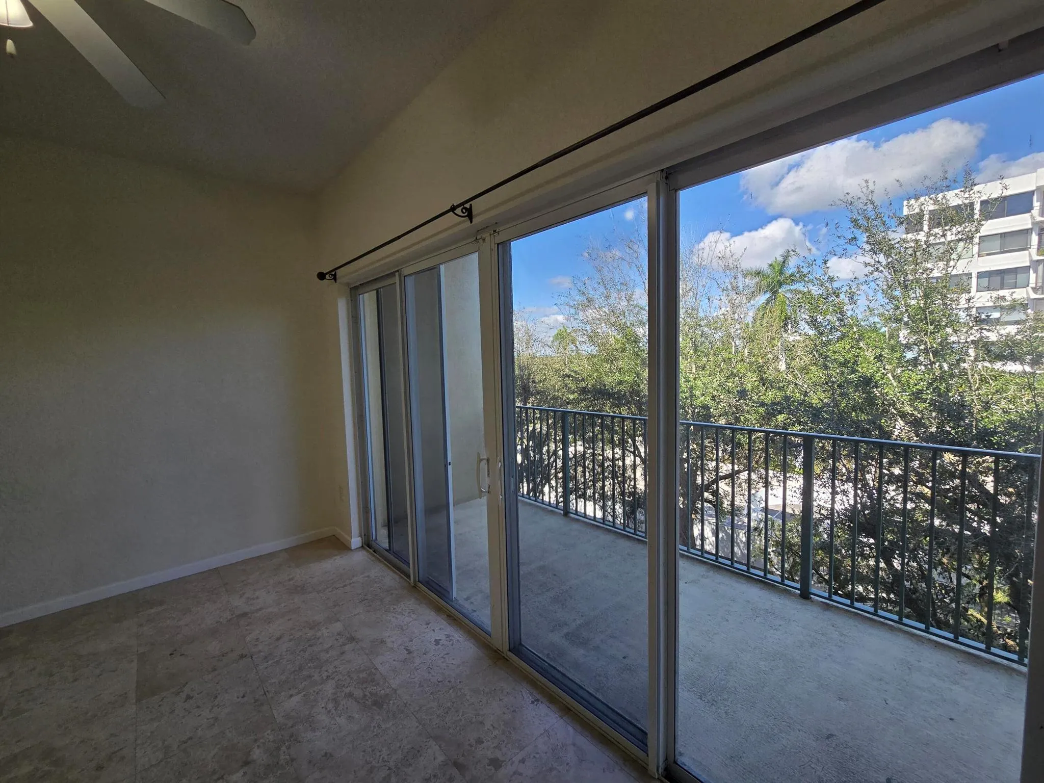 1640 Presidential Way, #403