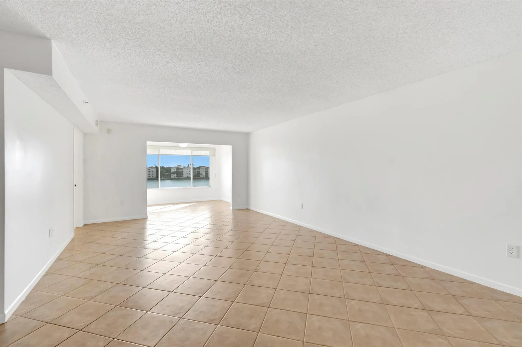 14096 Huntington Pointe Drive, #407