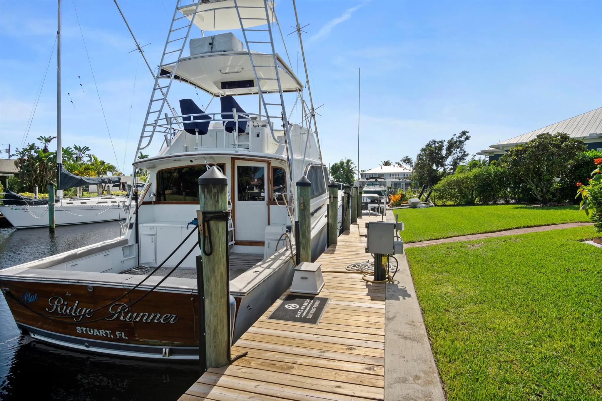 1360 SW Albatross Way