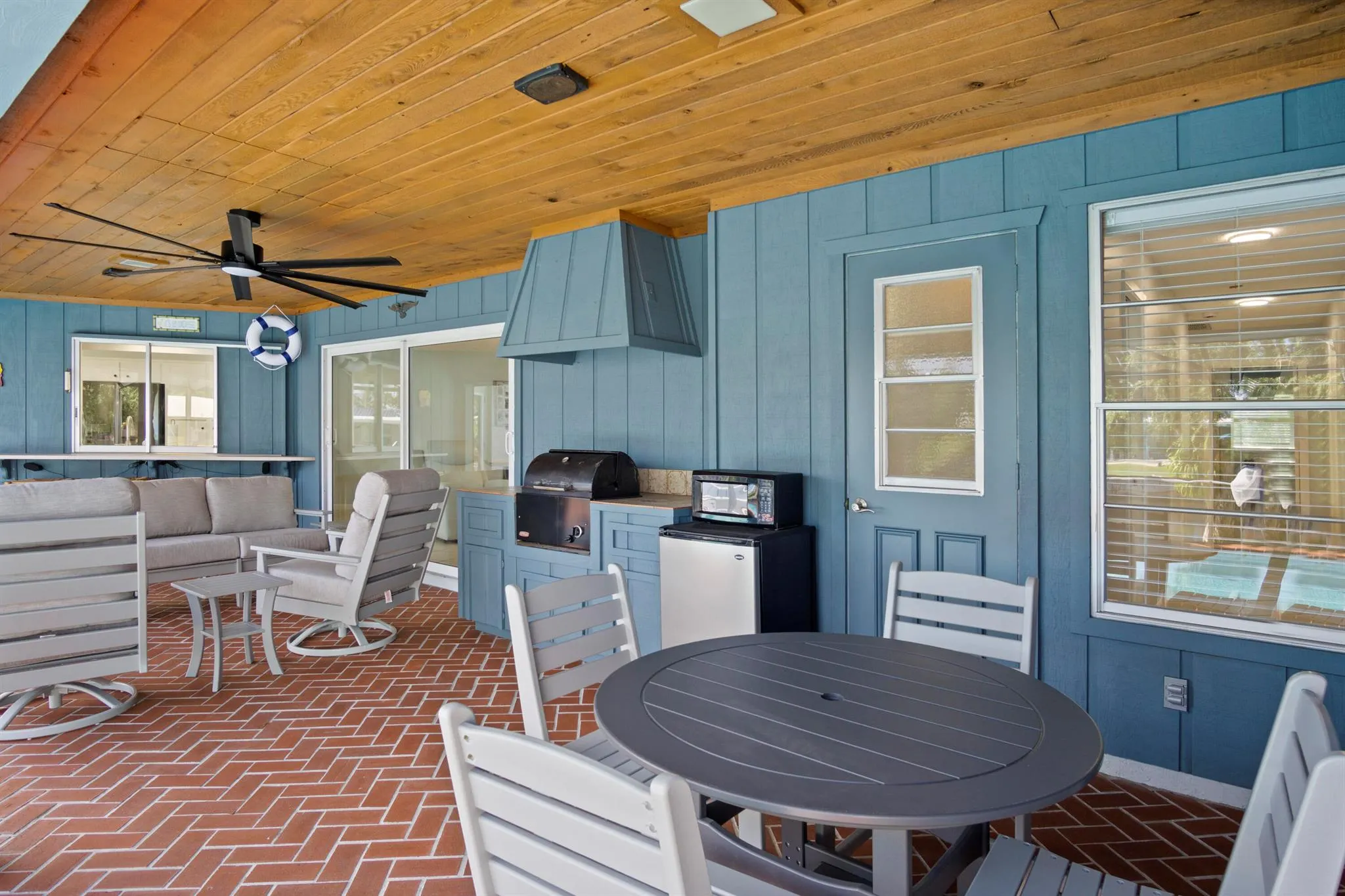 1360 SW Albatross Way