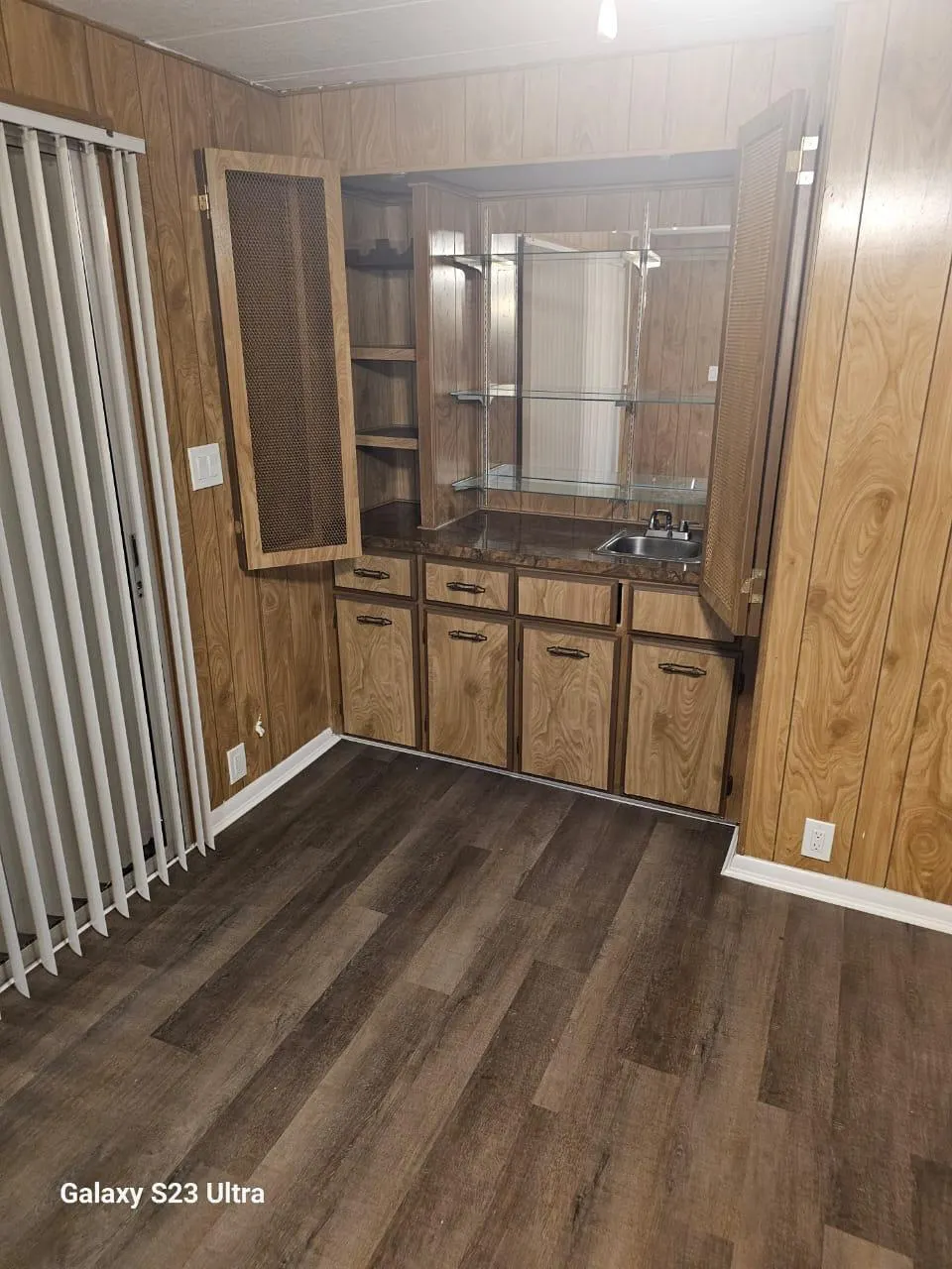 11621 Venetian Avenue