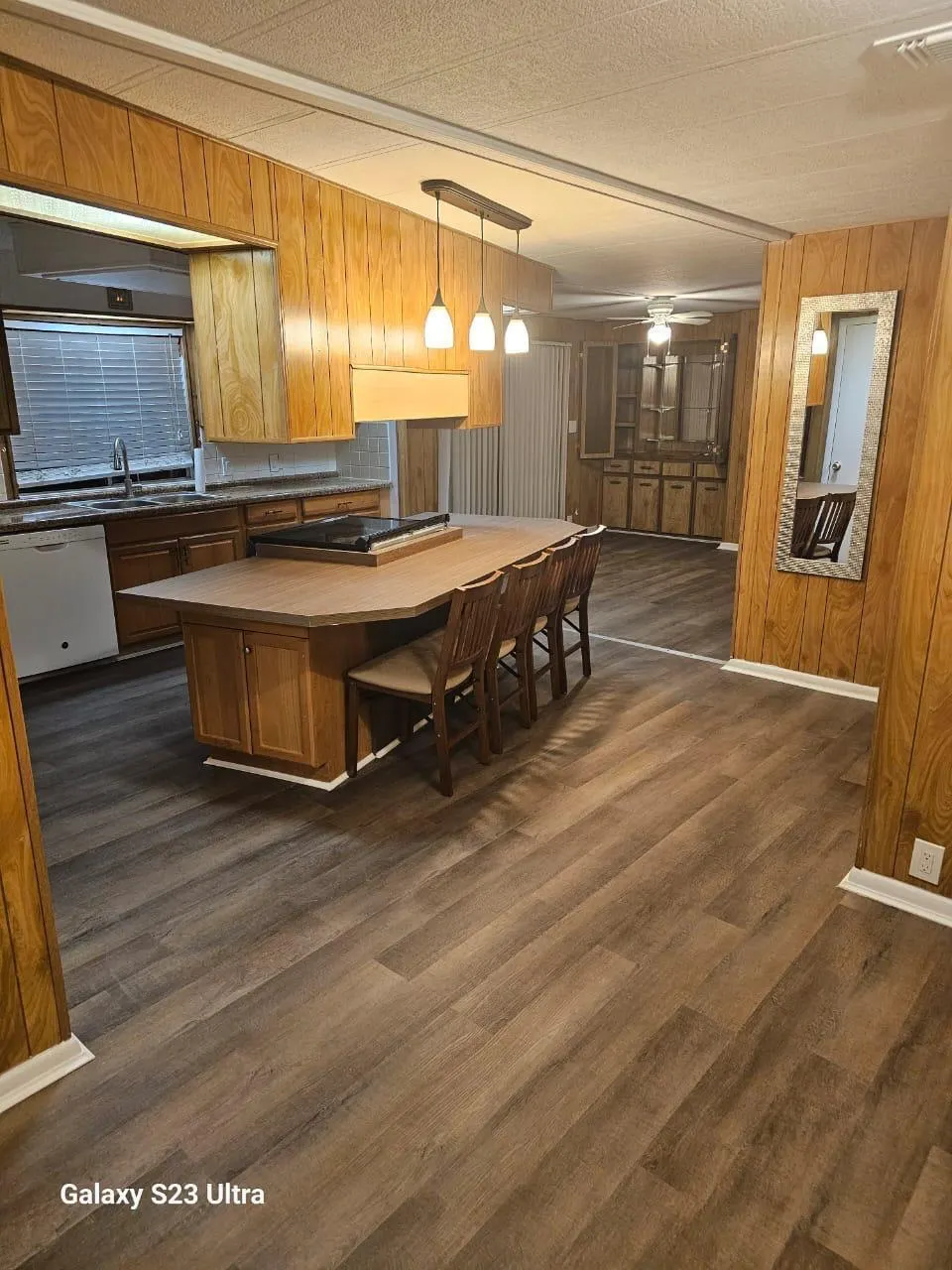 11621 Venetian Avenue