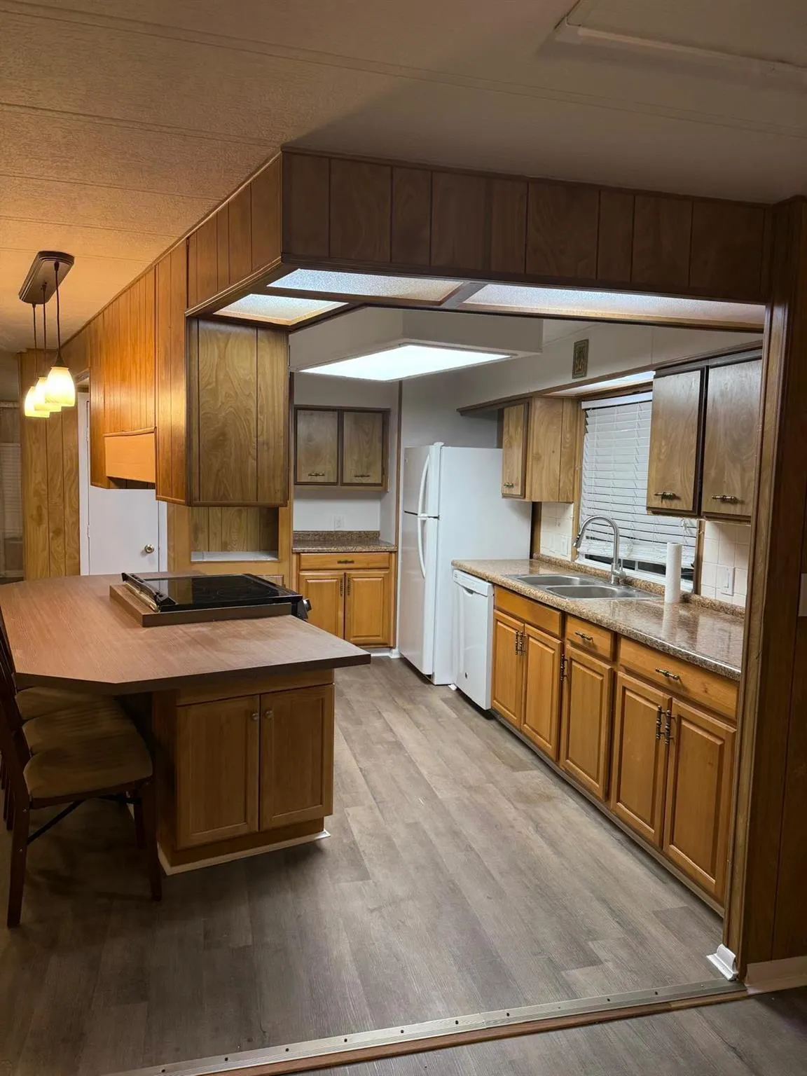 11621 Venetian Avenue