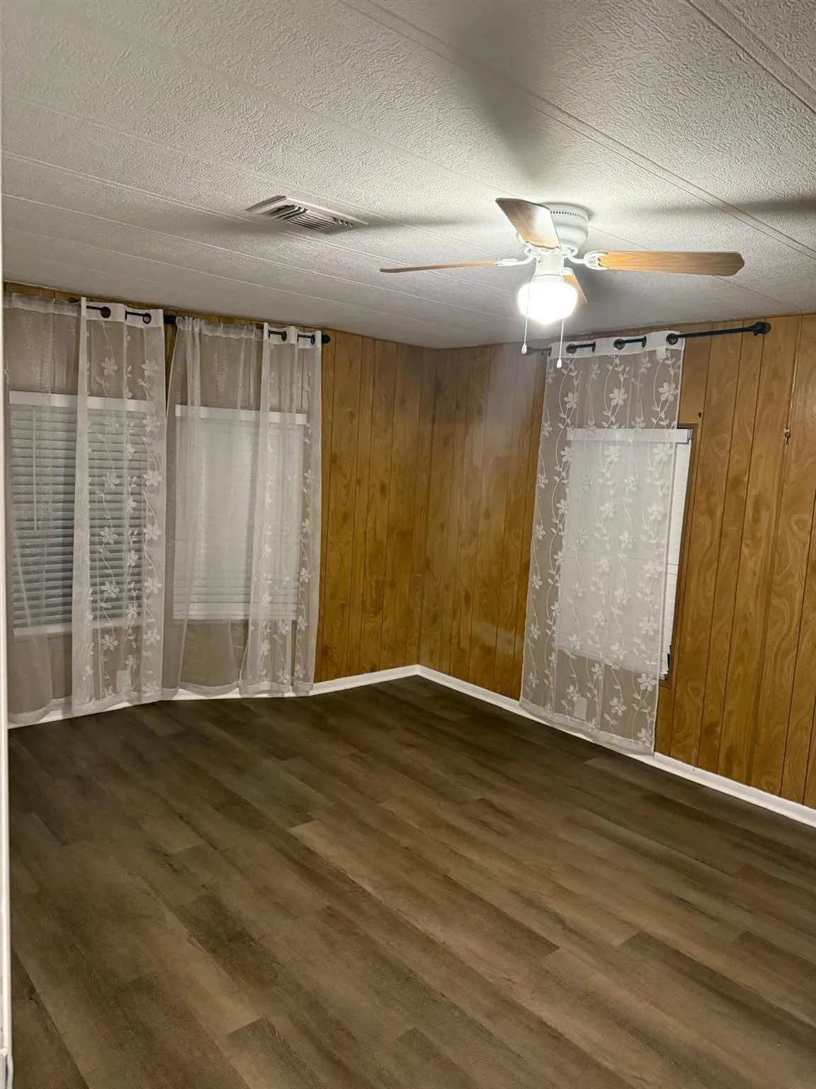 11621 Venetian Avenue