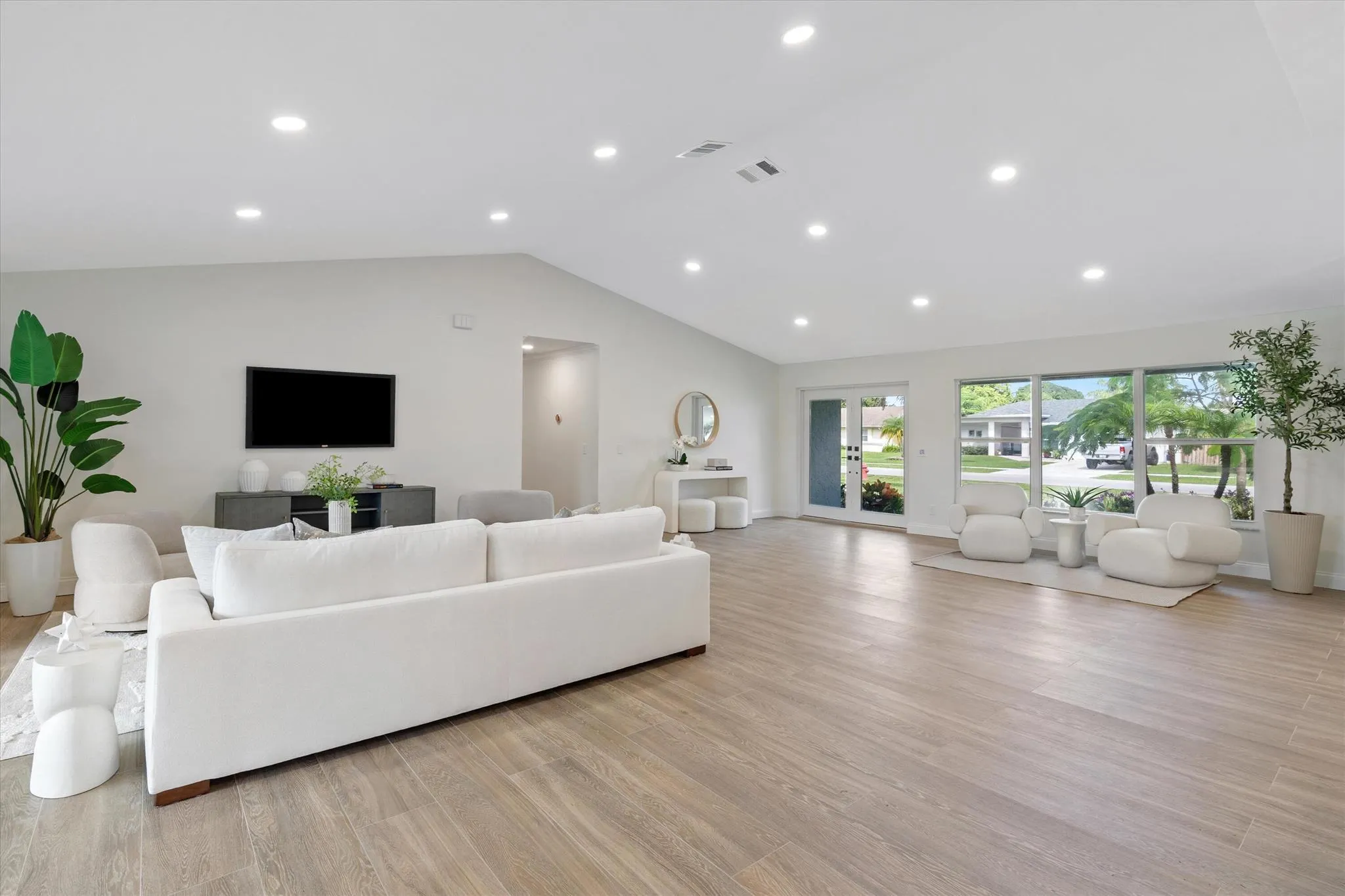 1395 Pine Valley Drive