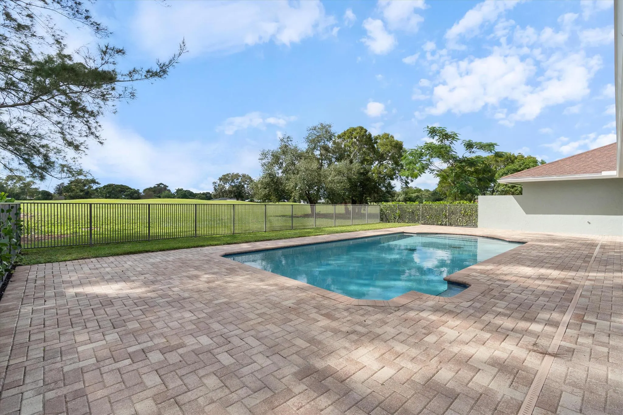 1395 Pine Valley Drive