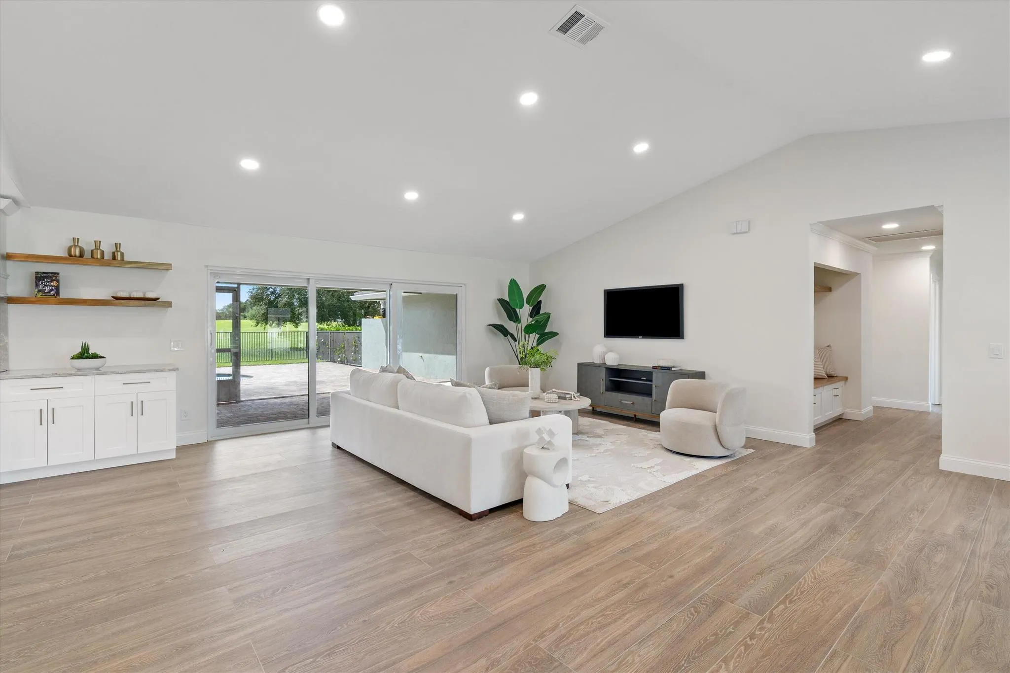 1395 Pine Valley Drive