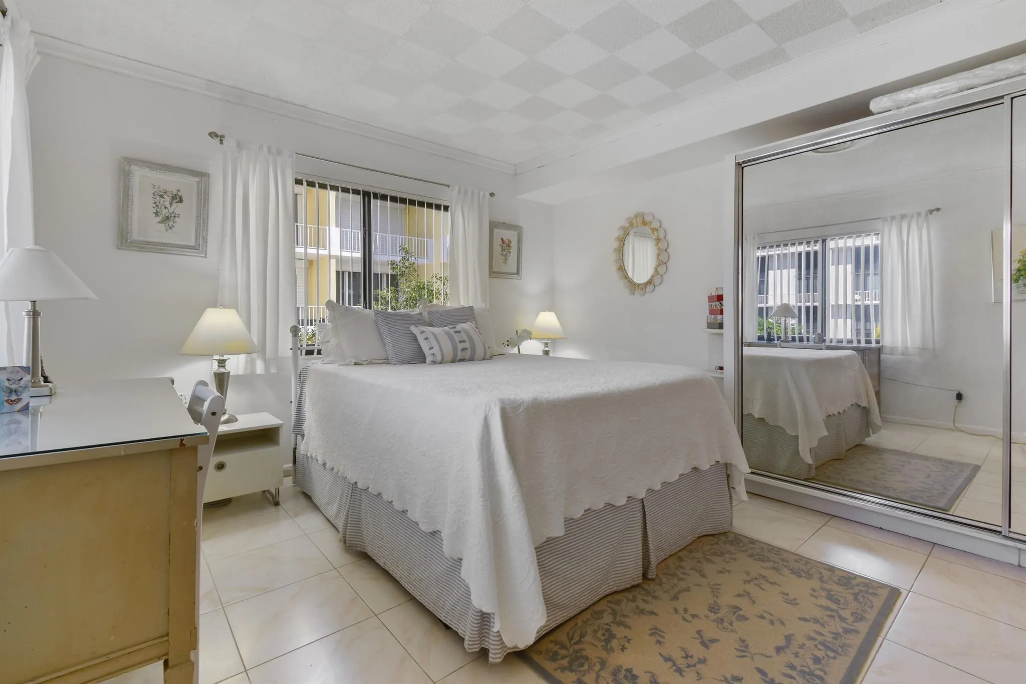 122 Peruvian Avenue, #18