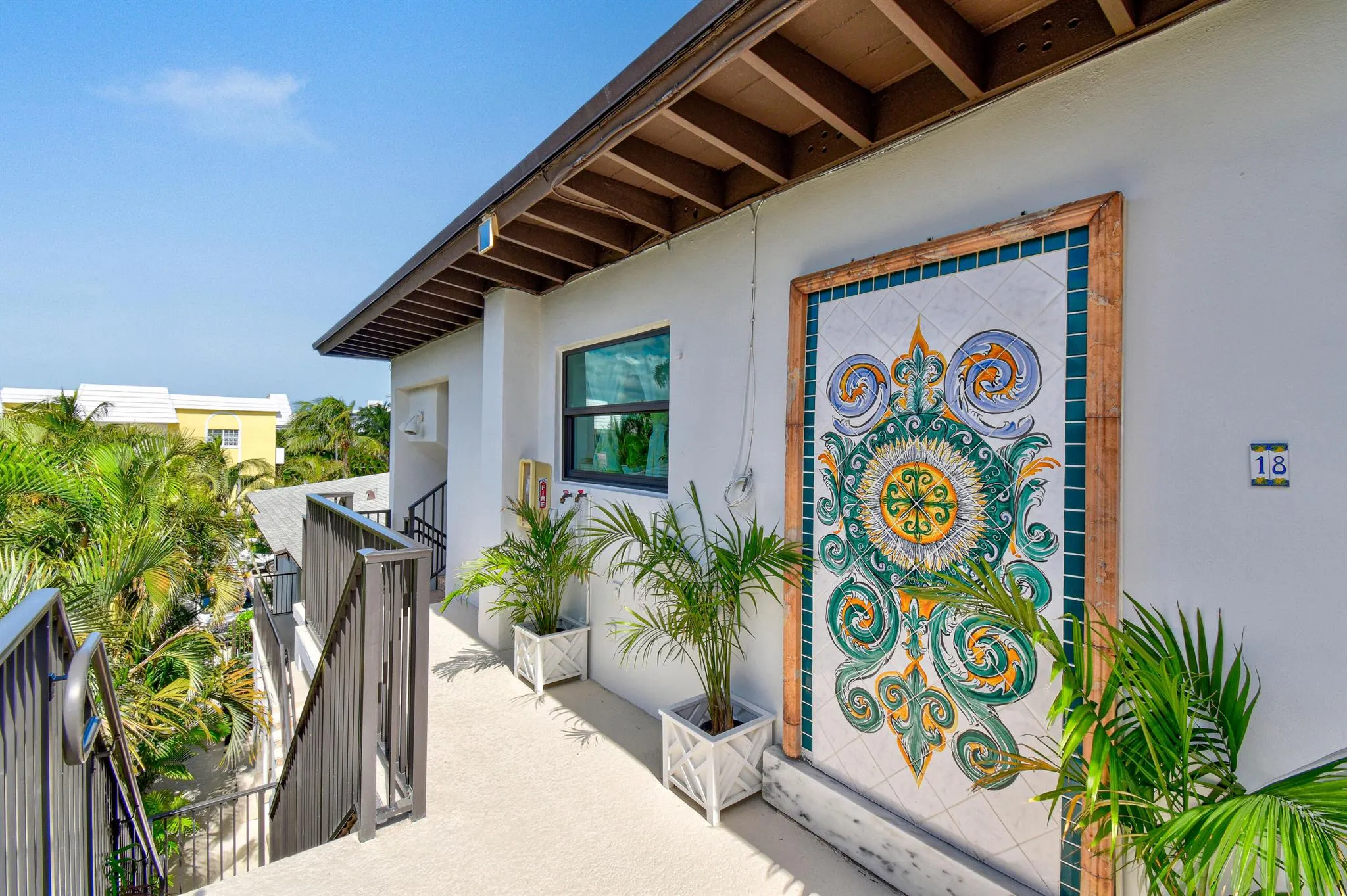 122 Peruvian Avenue, #18