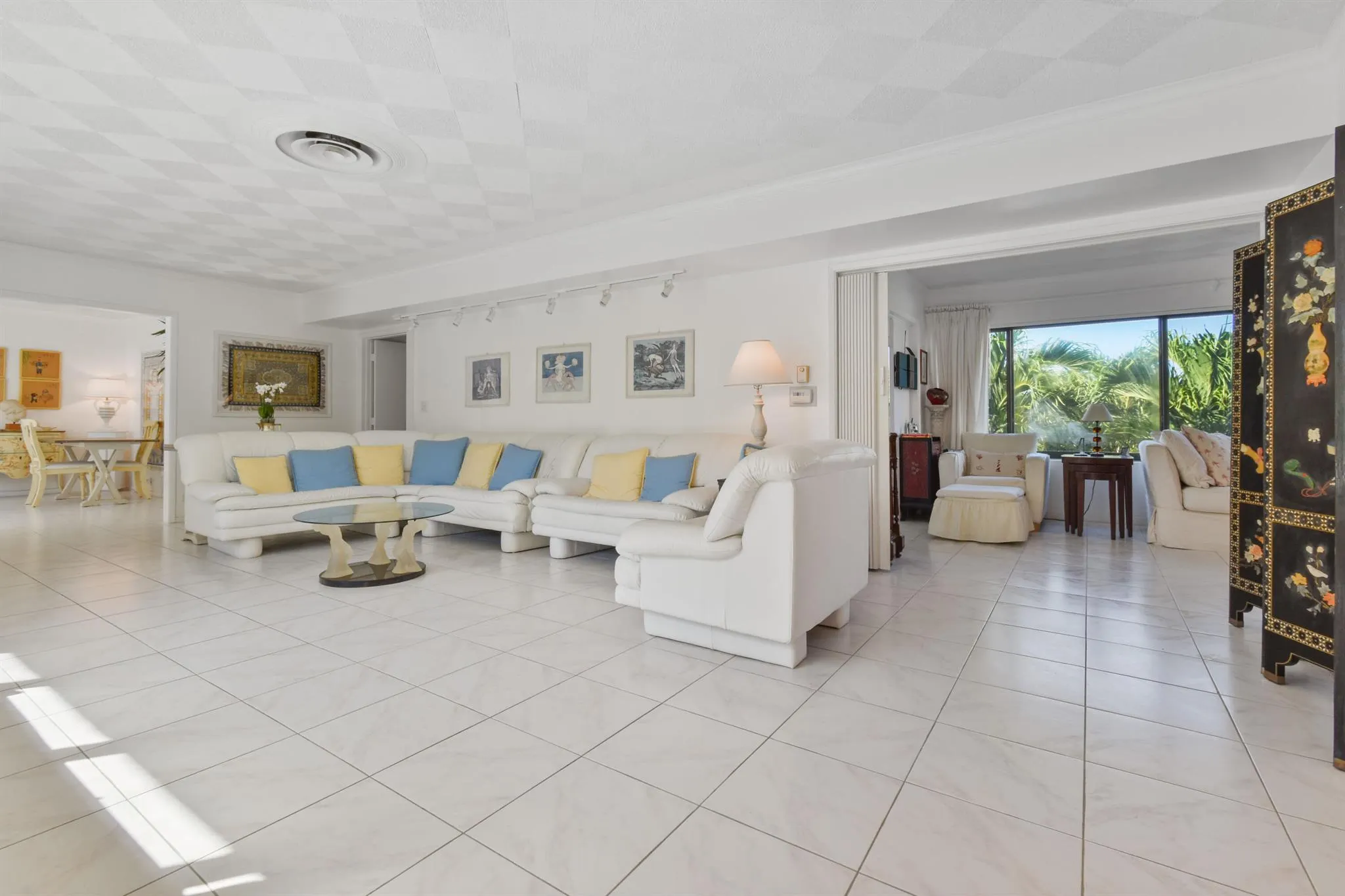 122 Peruvian Avenue, #18