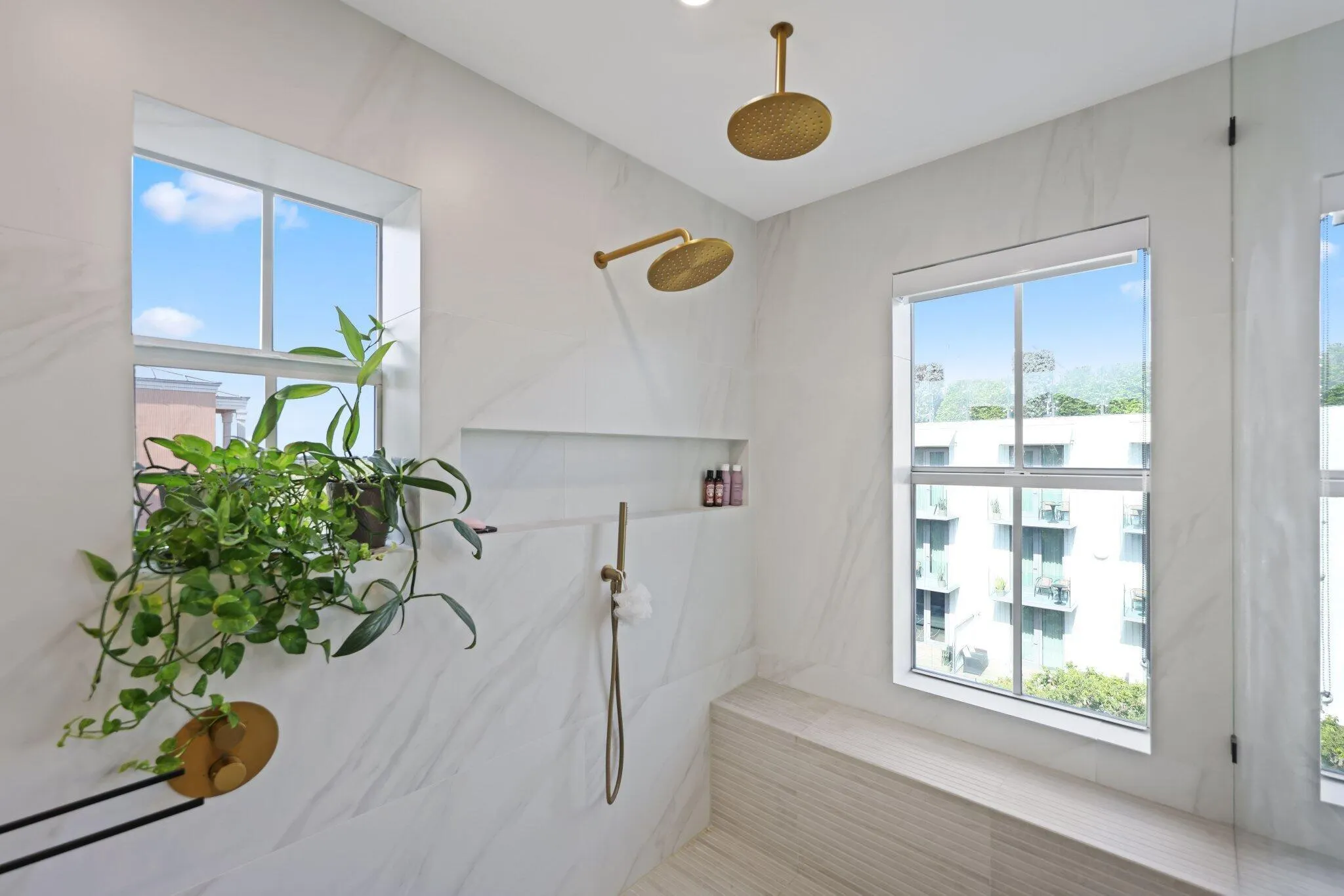 200 NE 2nd Avenue, #411