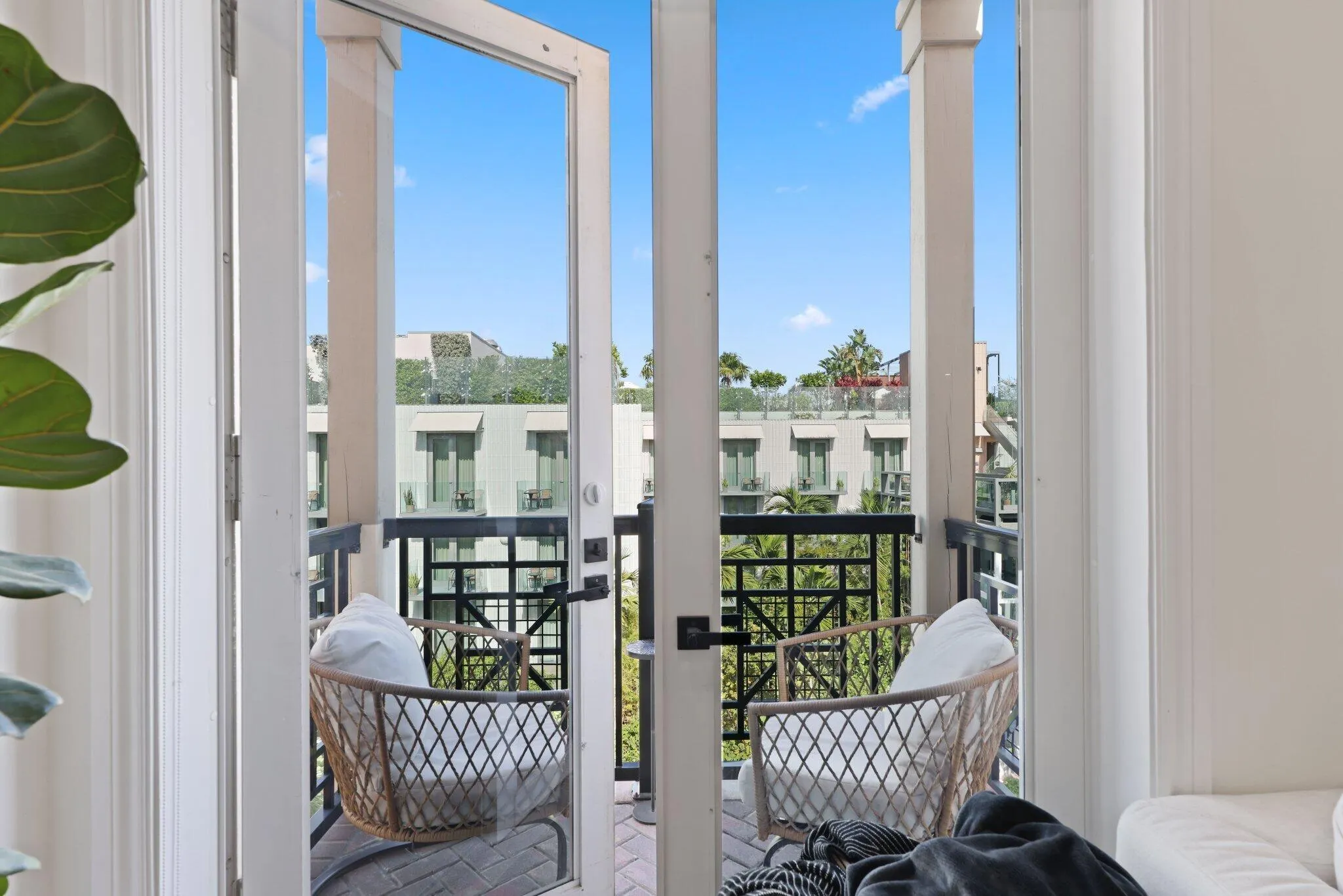 200 NE 2nd Avenue, #411