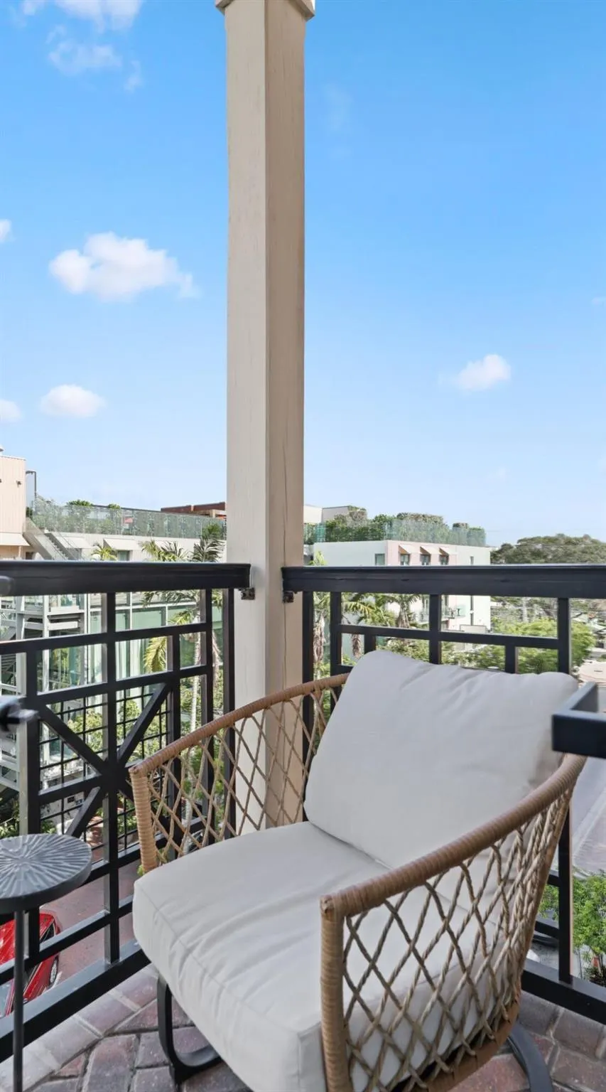 200 NE 2nd Avenue, #411