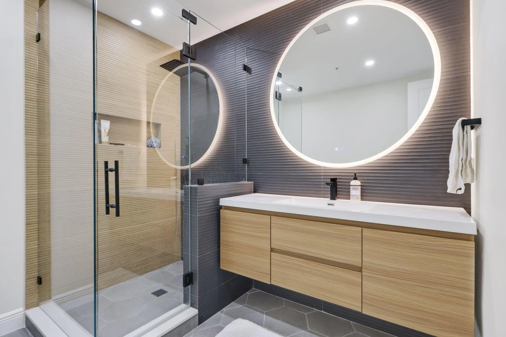 200 NE 2nd Avenue, #411