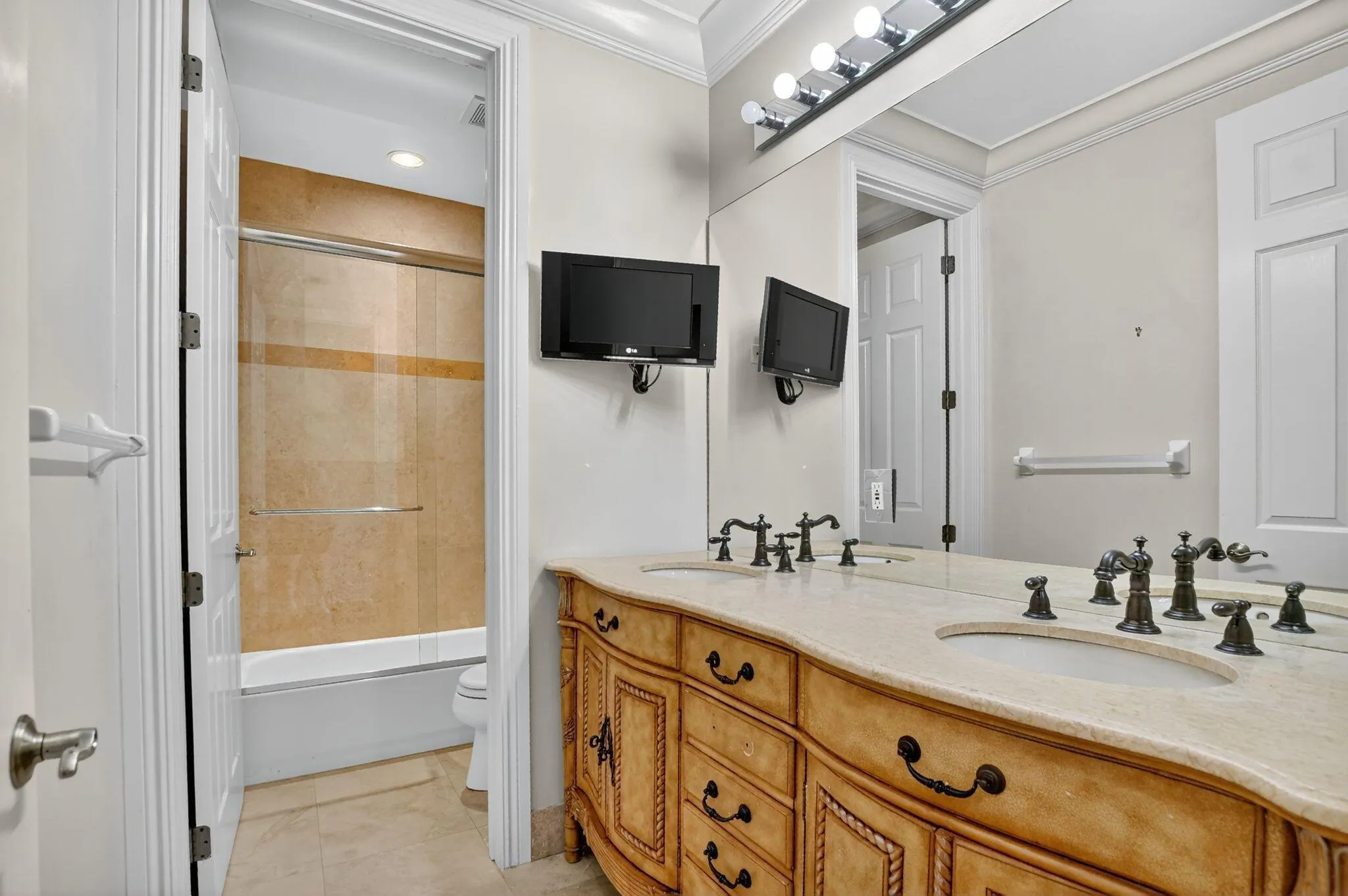 9833 Palma Vista Way