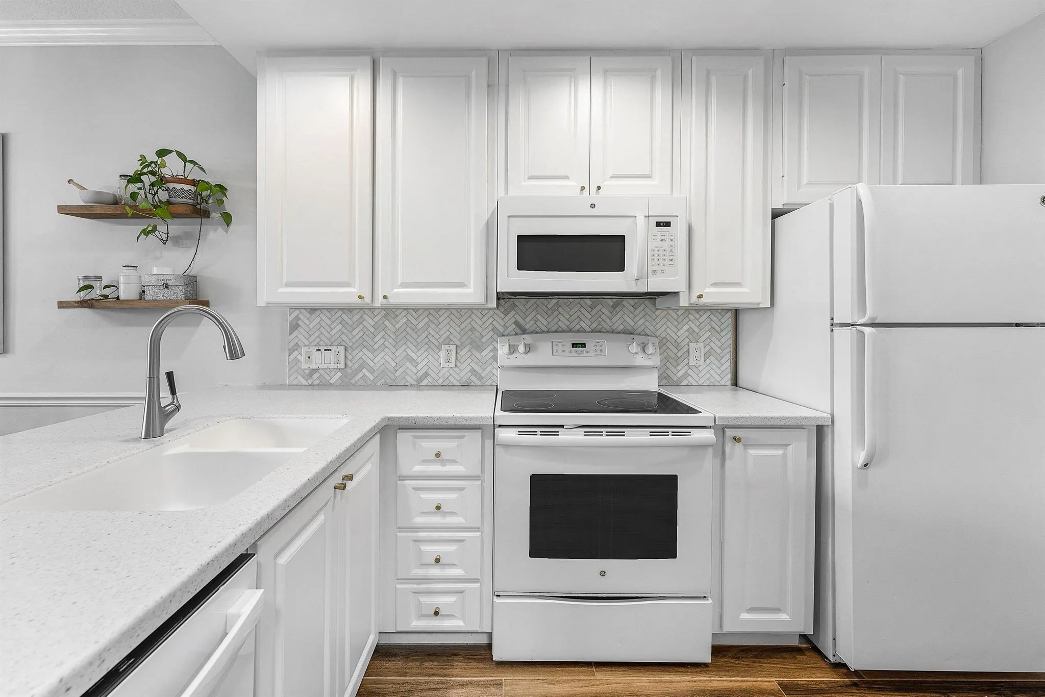 2109 Tarpon Lake Way