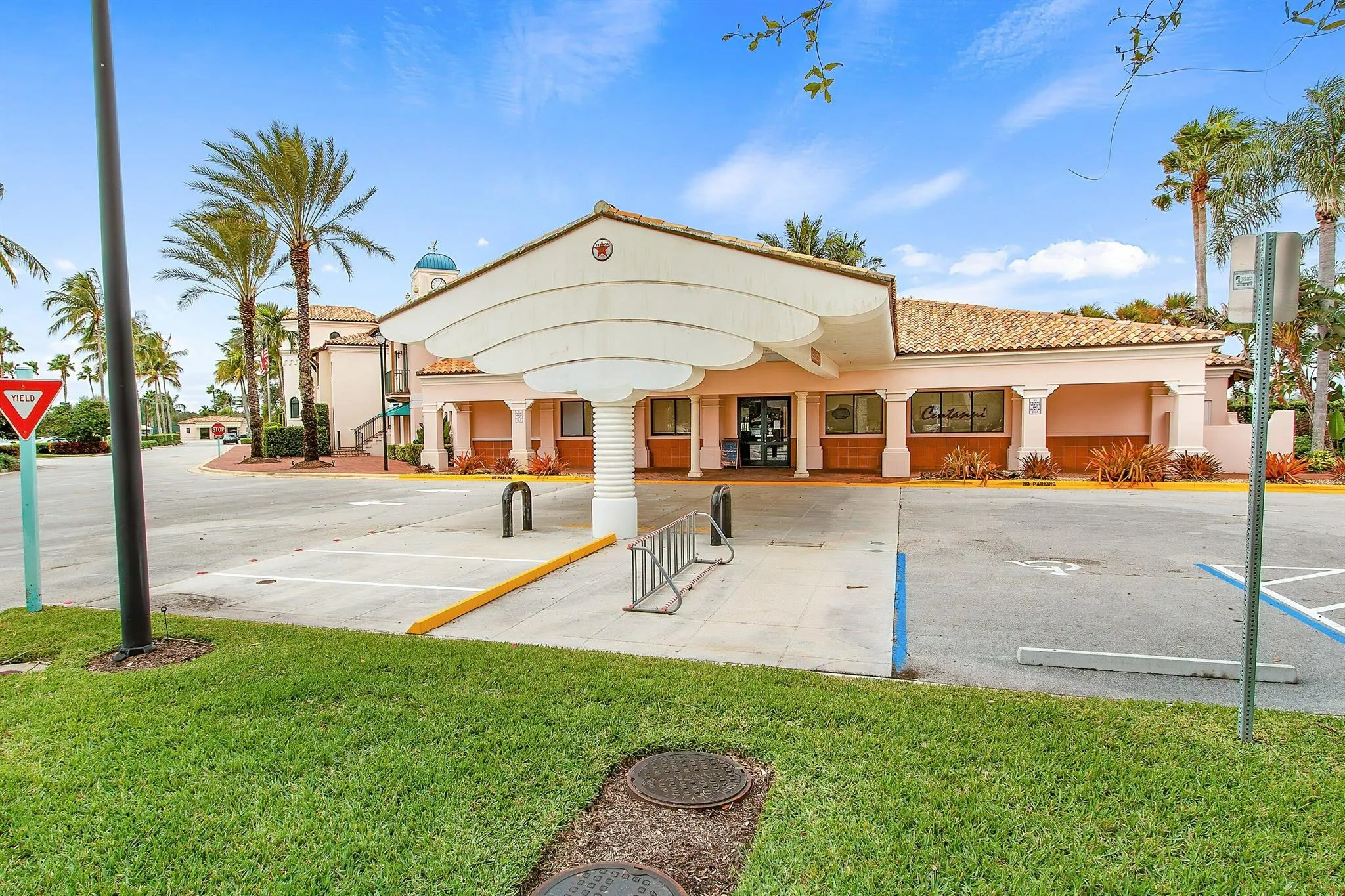 2109 Tarpon Lake Way