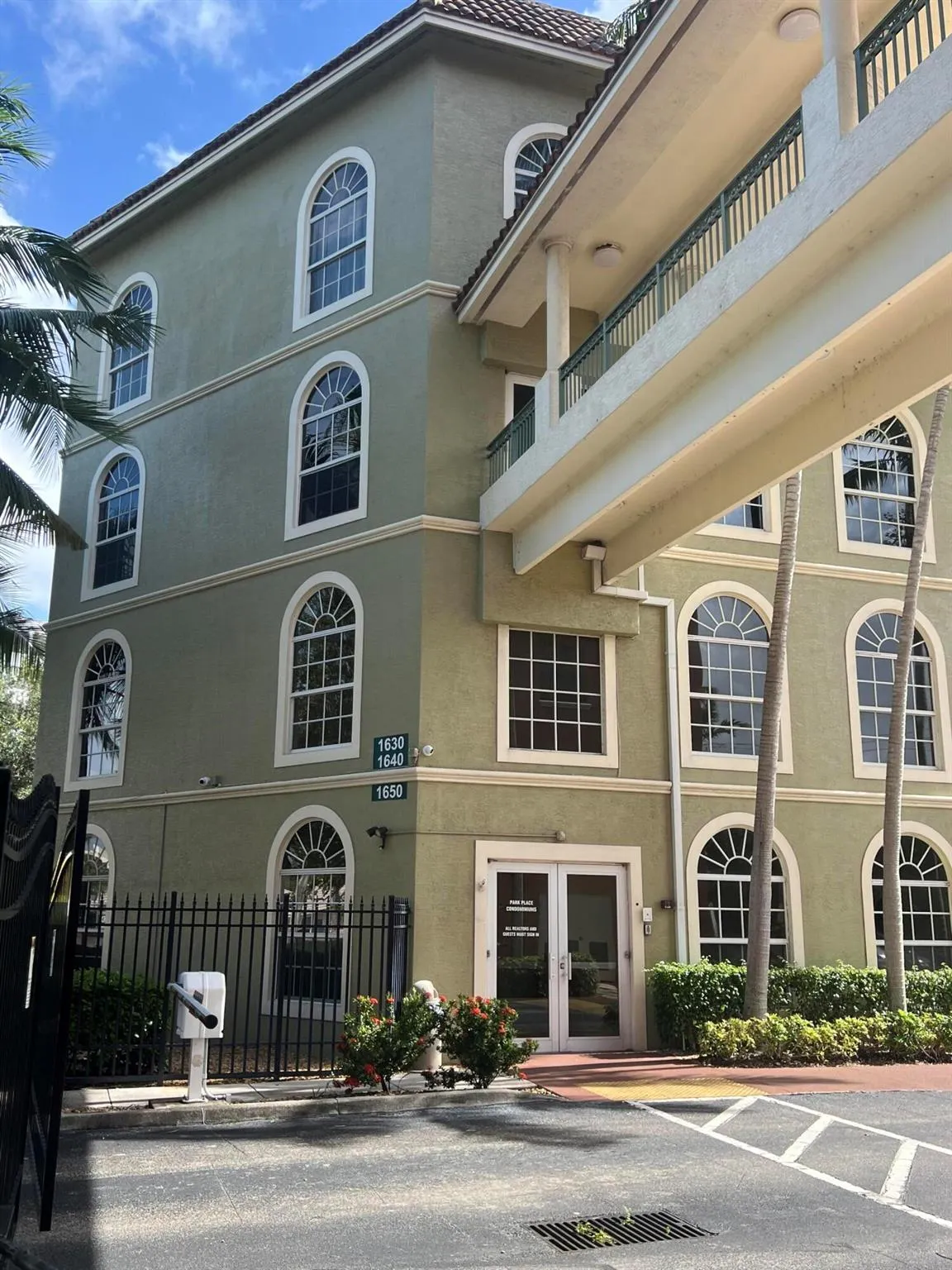 1640 Presidential Way, #301