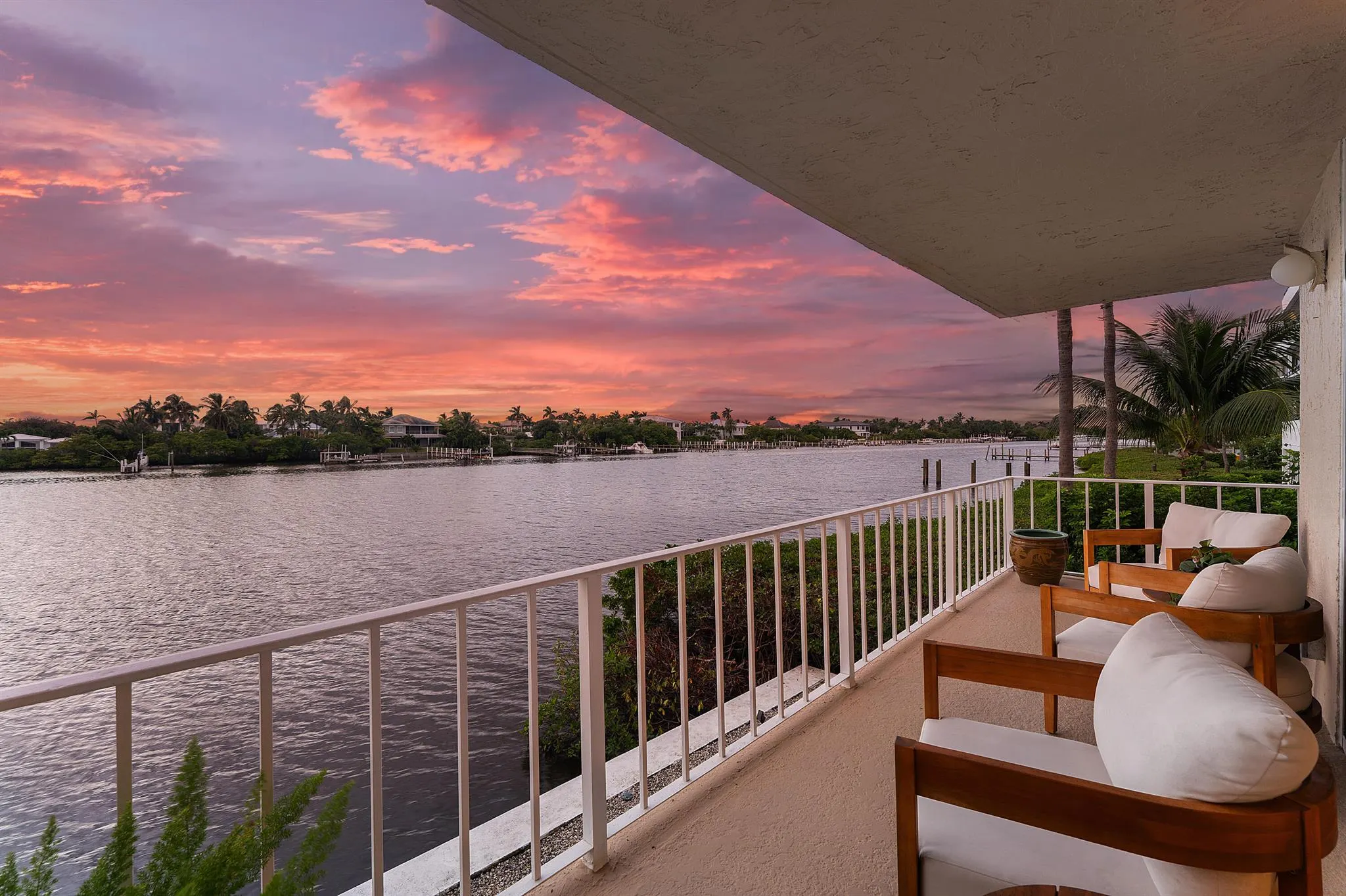 3575 S Ocean Boulevard, #2000