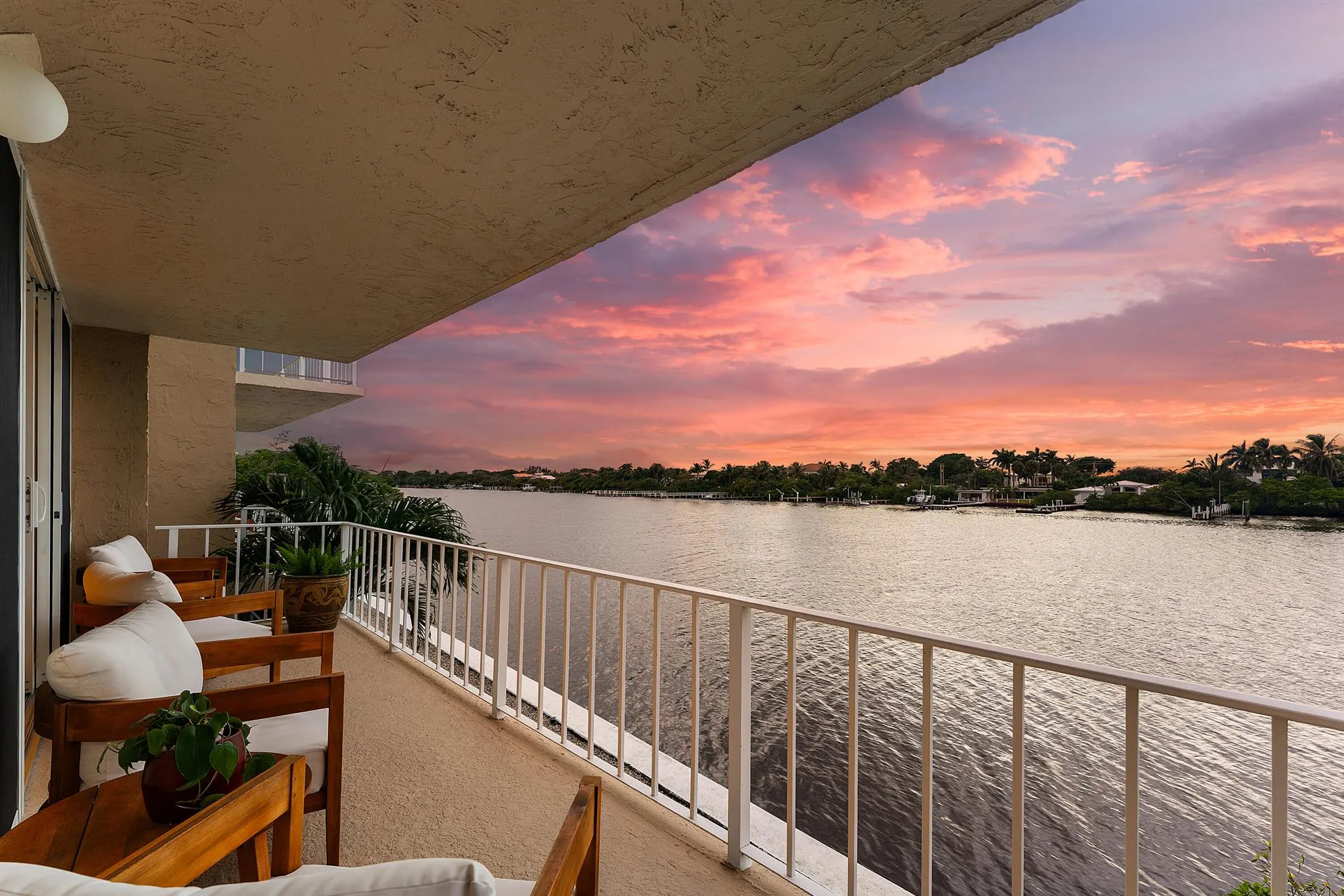 3575 S Ocean Boulevard, #2000