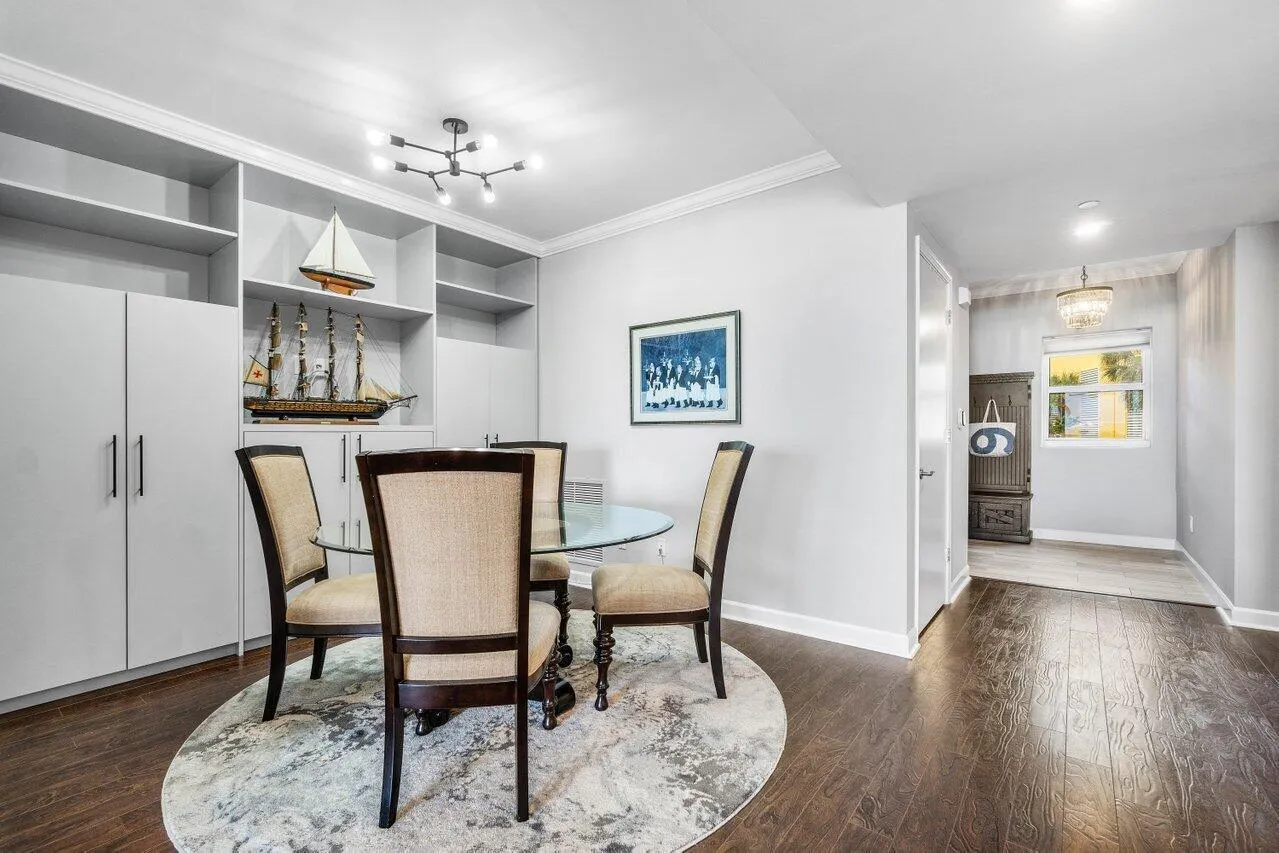 2650 Lake Shore Drive, #201