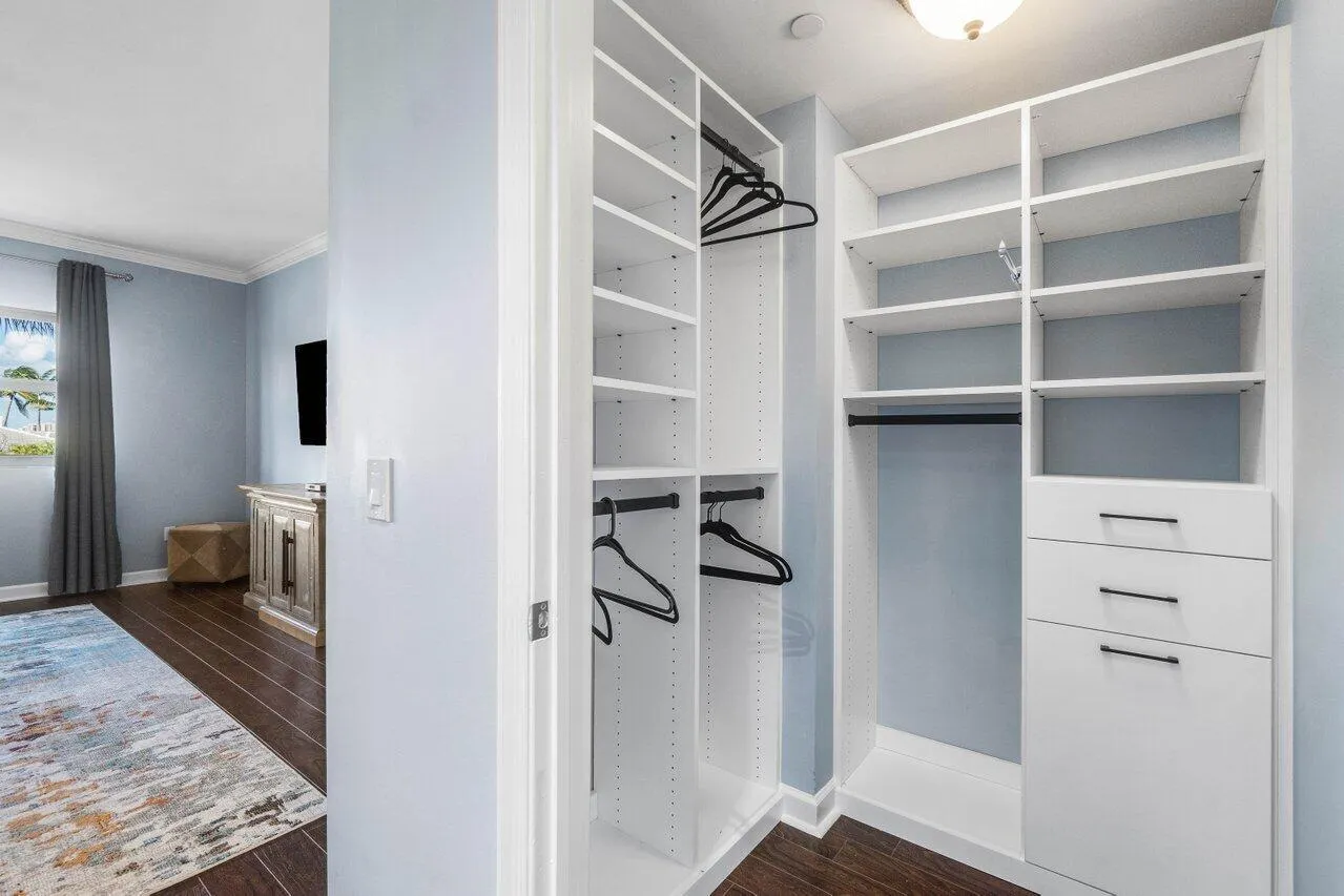 2650 Lake Shore Drive, #201