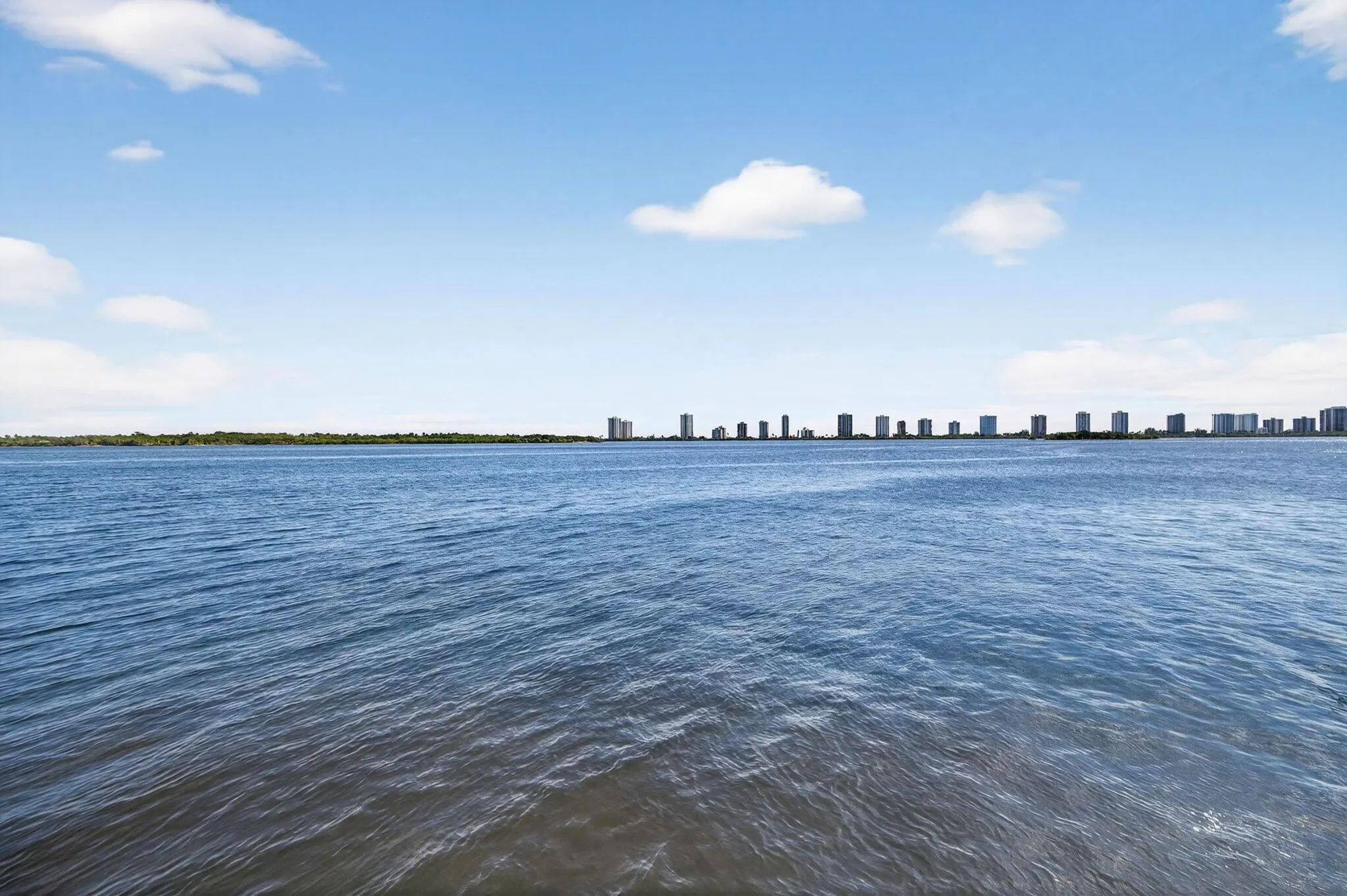 105 Paradise Harbour Boulevard, #102