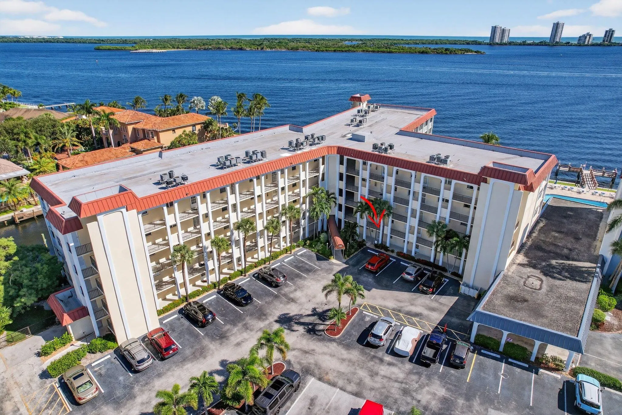 105 Paradise Harbour Boulevard, #102