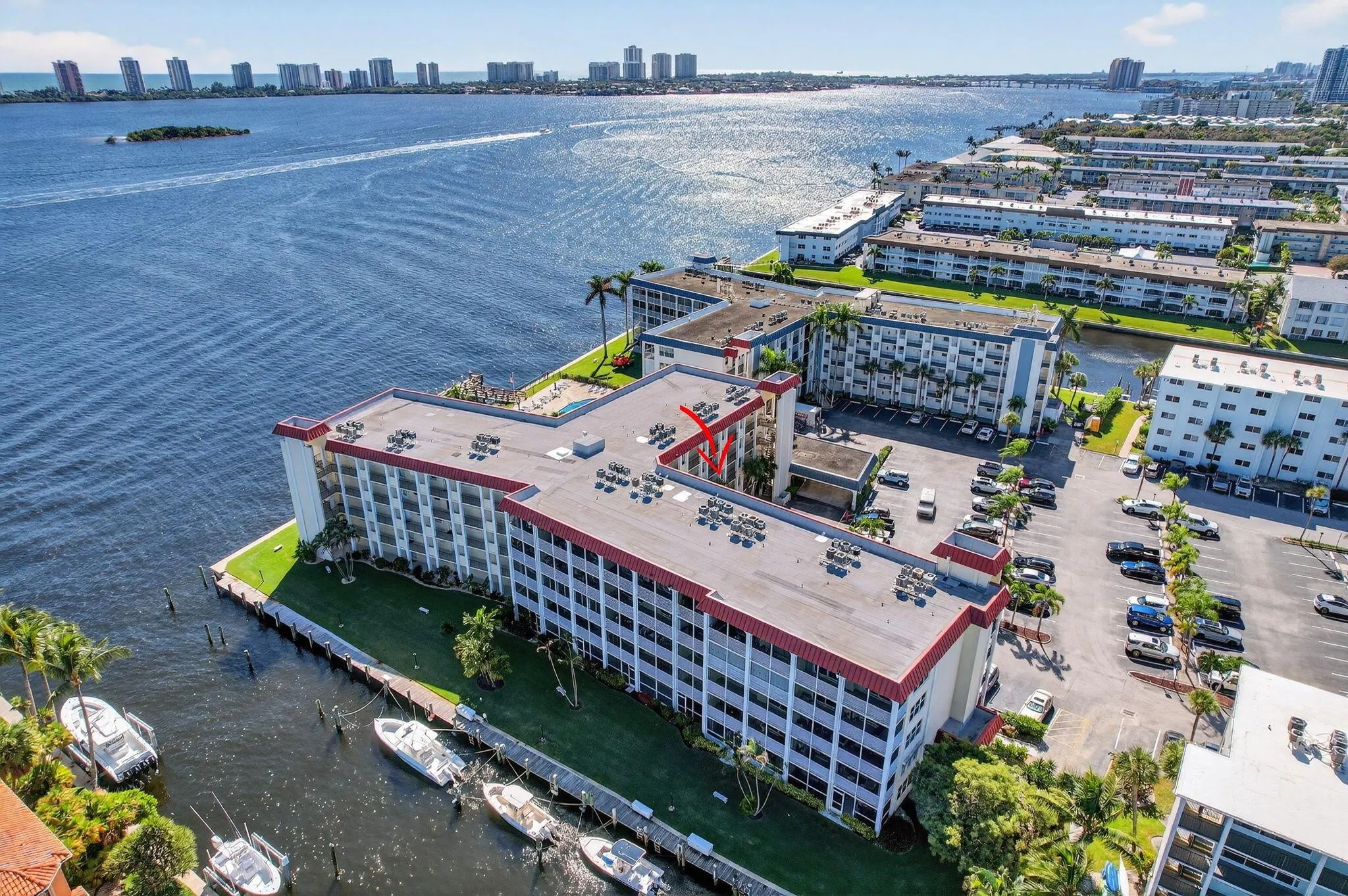 105 Paradise Harbour Boulevard, #102