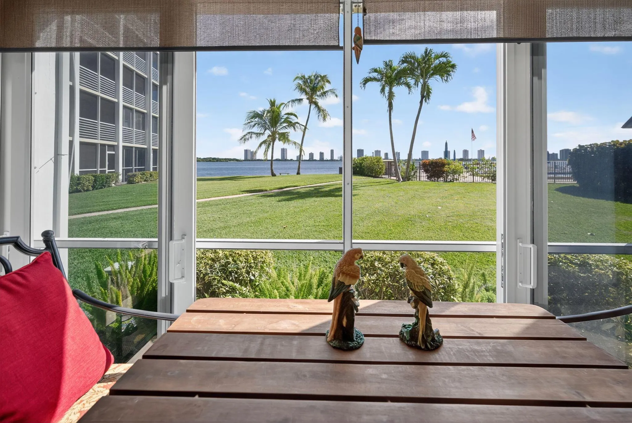 105 Paradise Harbour Boulevard, #102