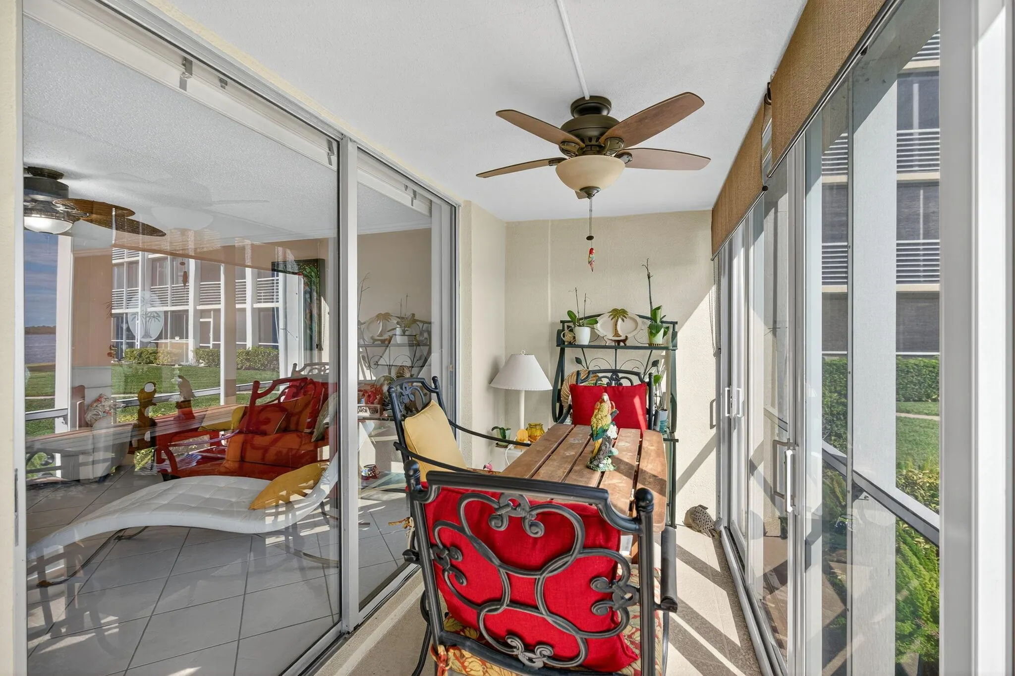 105 Paradise Harbour Boulevard, #102