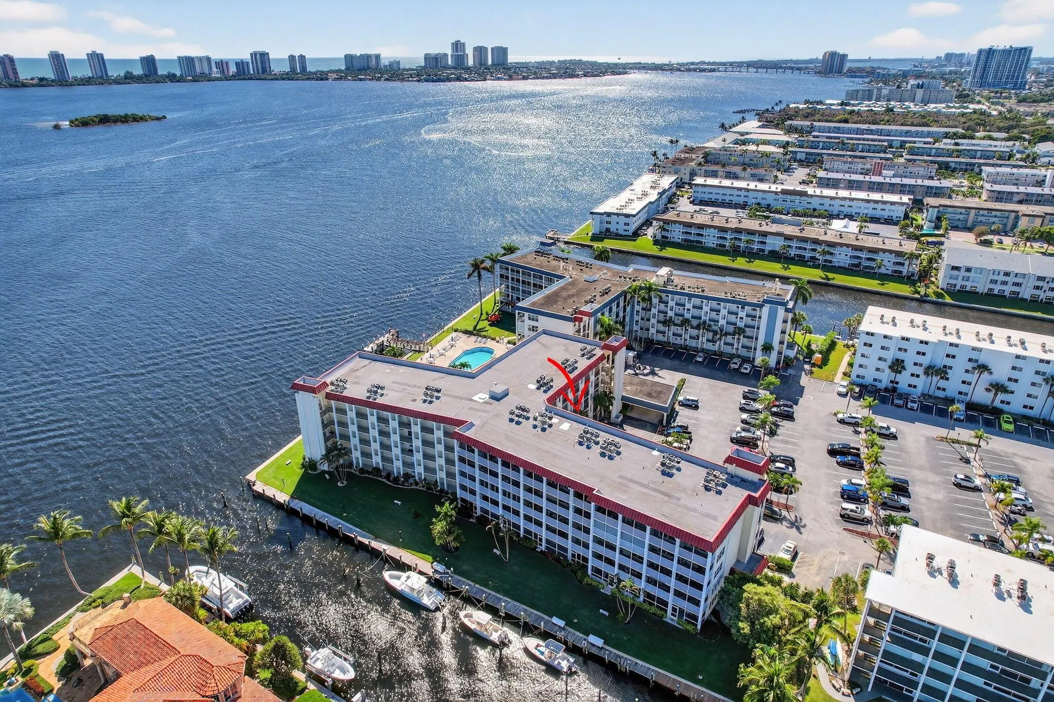 105 Paradise Harbour Boulevard, #102