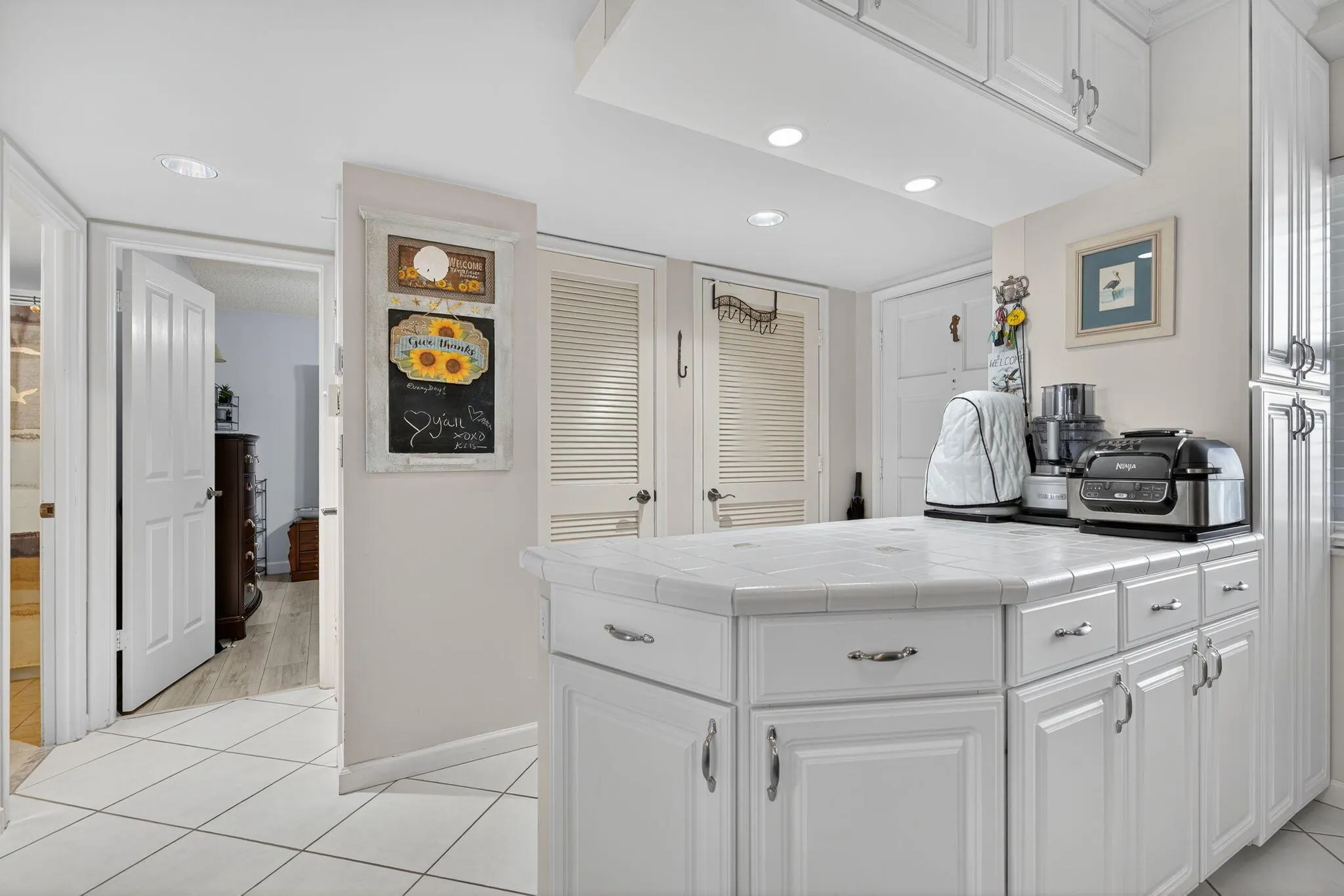 105 Paradise Harbour Boulevard, #102