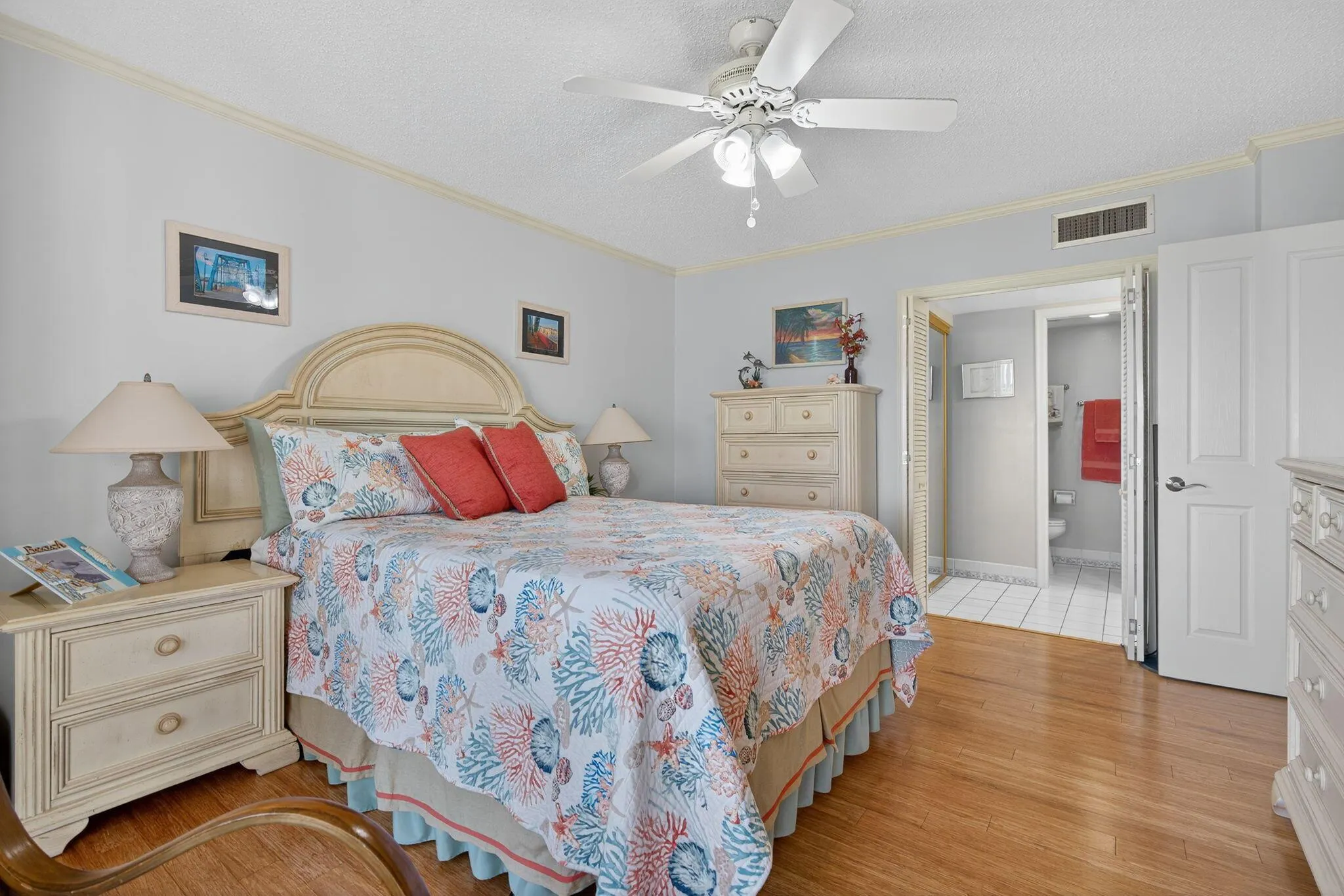 105 Paradise Harbour Boulevard, #102