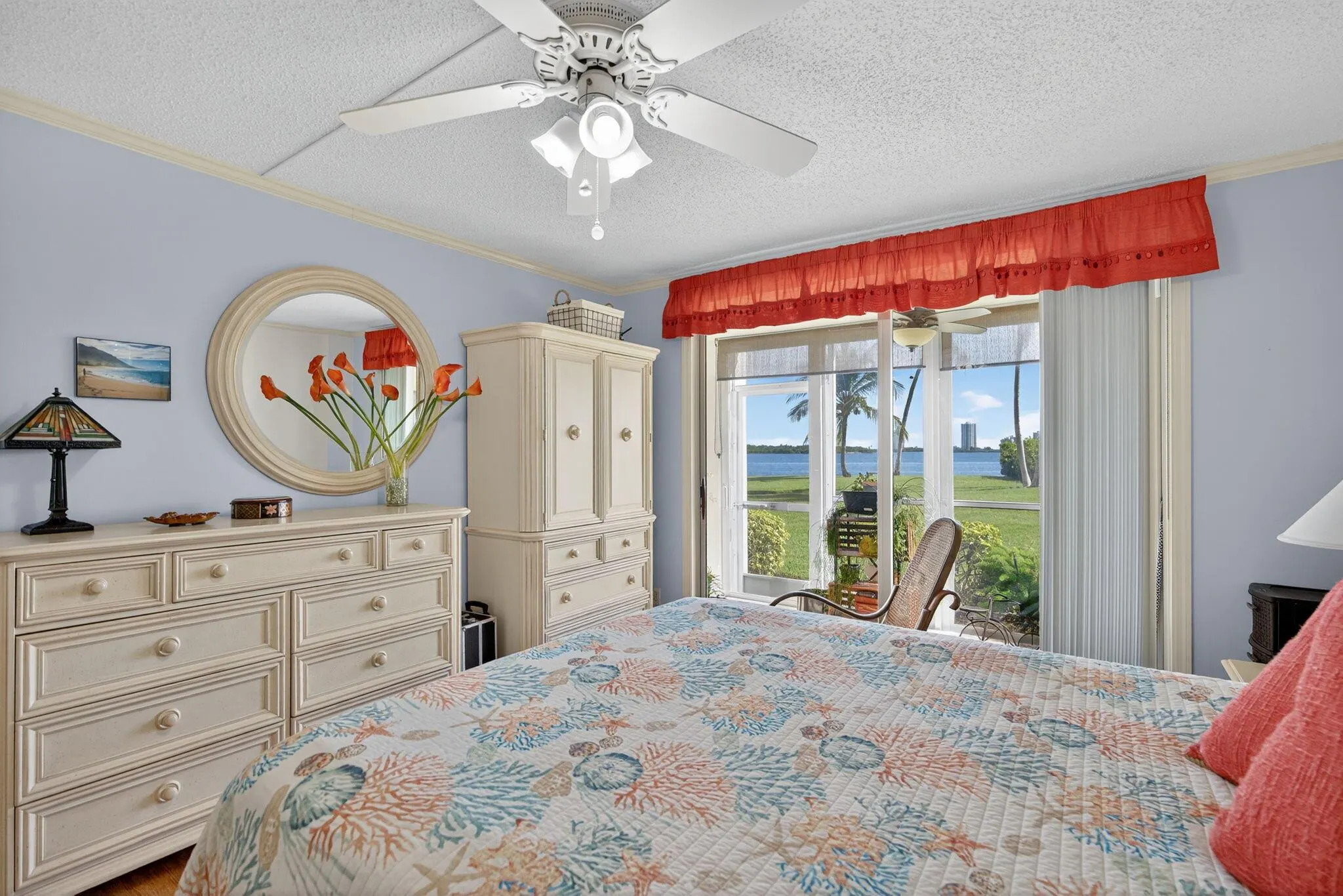 105 Paradise Harbour Boulevard, #102