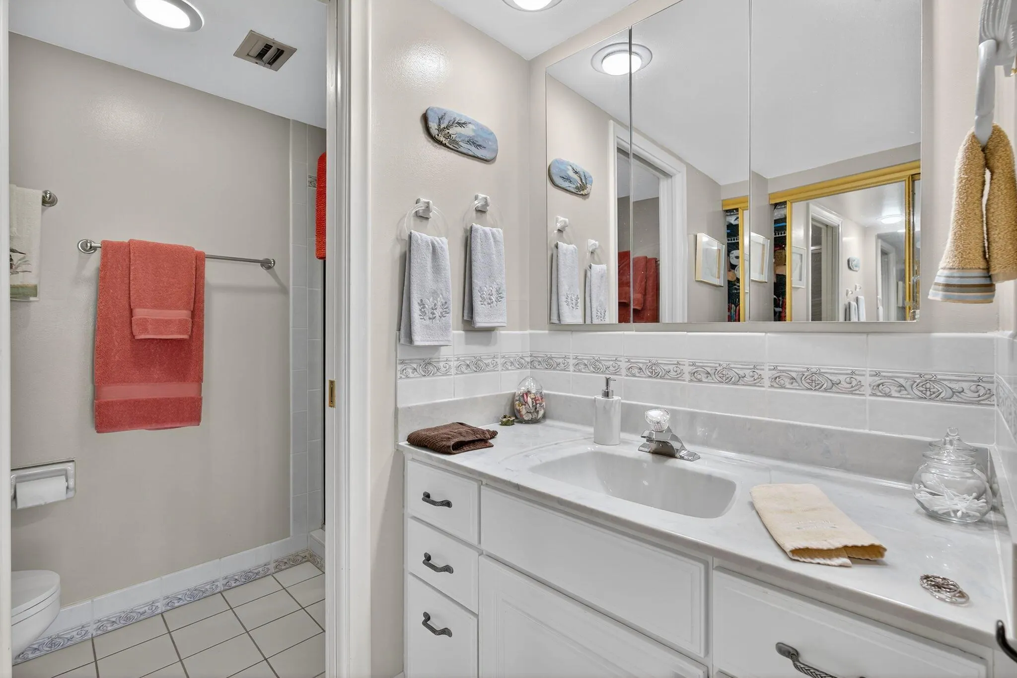 105 Paradise Harbour Boulevard, #102