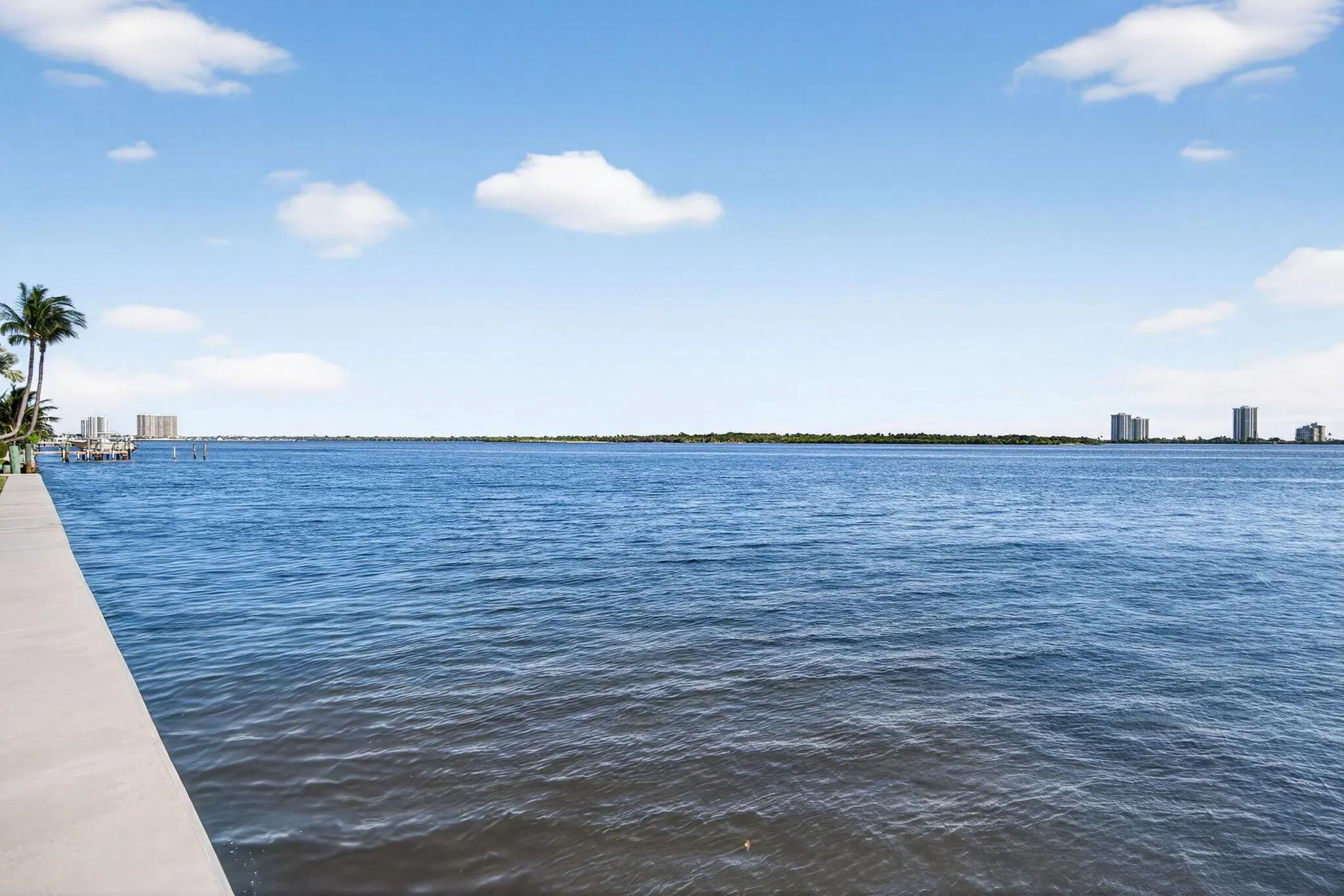 105 Paradise Harbour Boulevard, #102