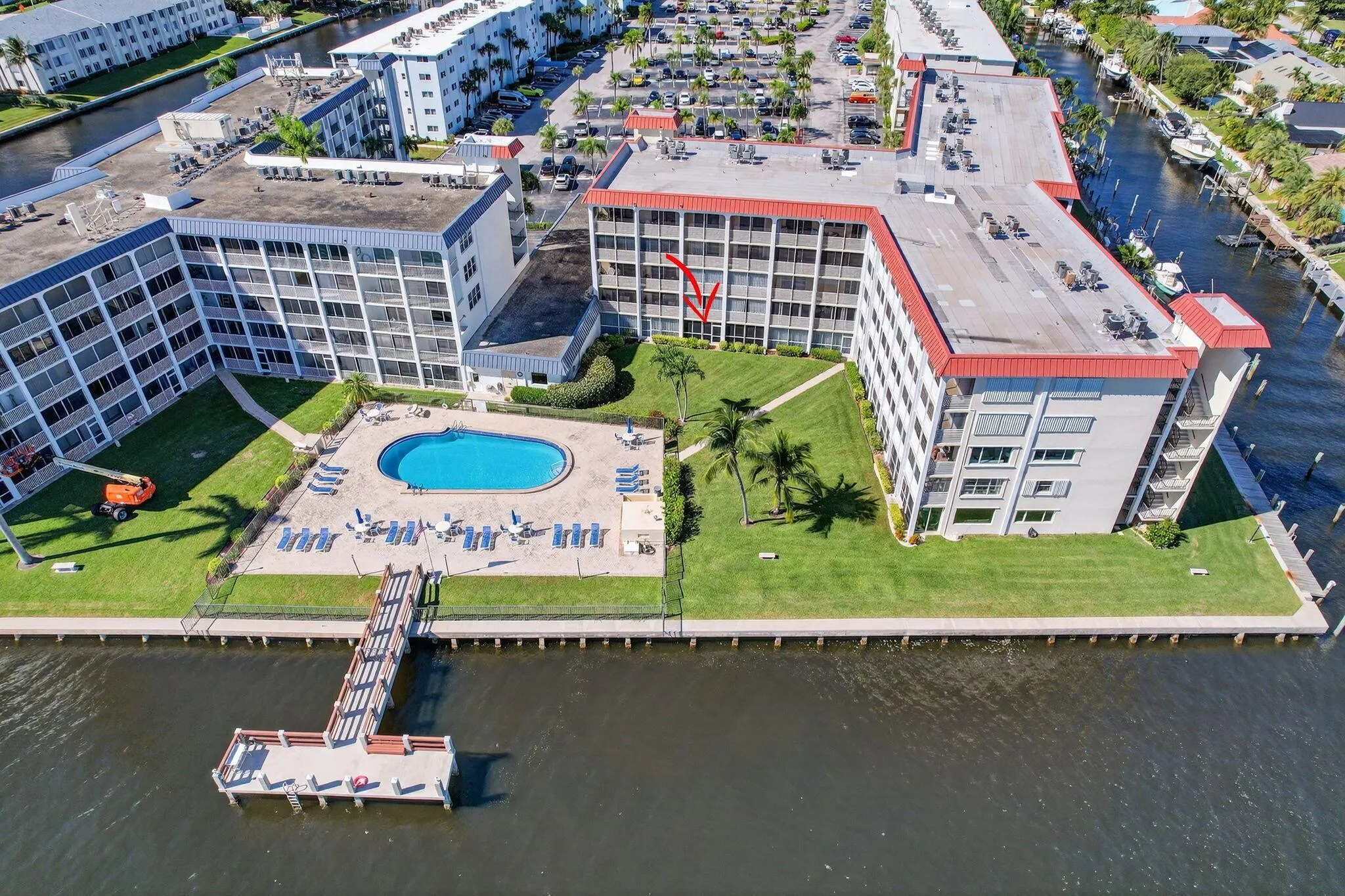 105 Paradise Harbour Boulevard, #102