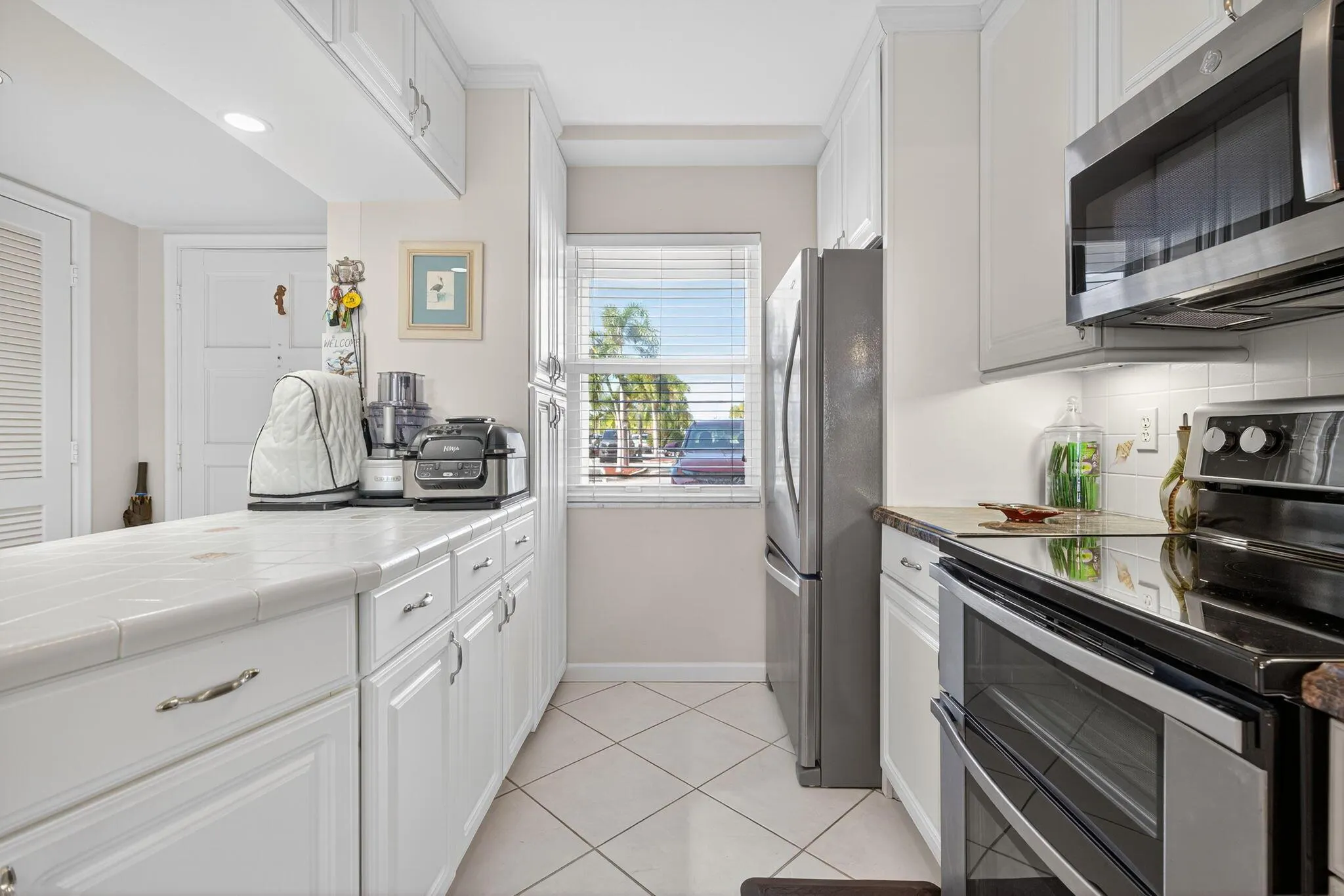 105 Paradise Harbour Boulevard, #102