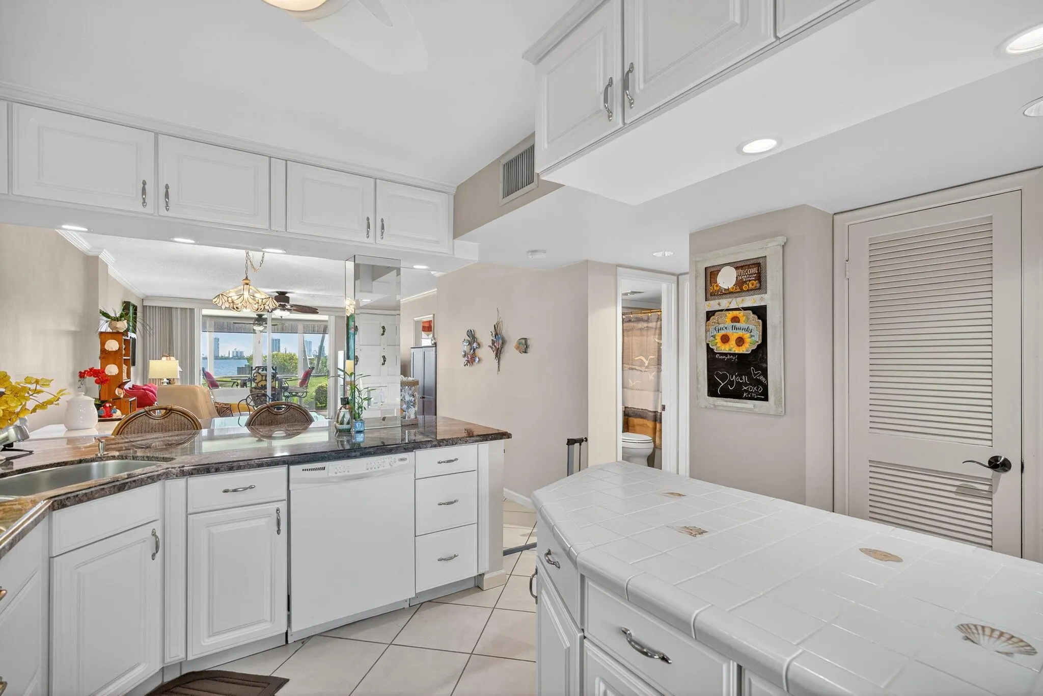 105 Paradise Harbour Boulevard, #102