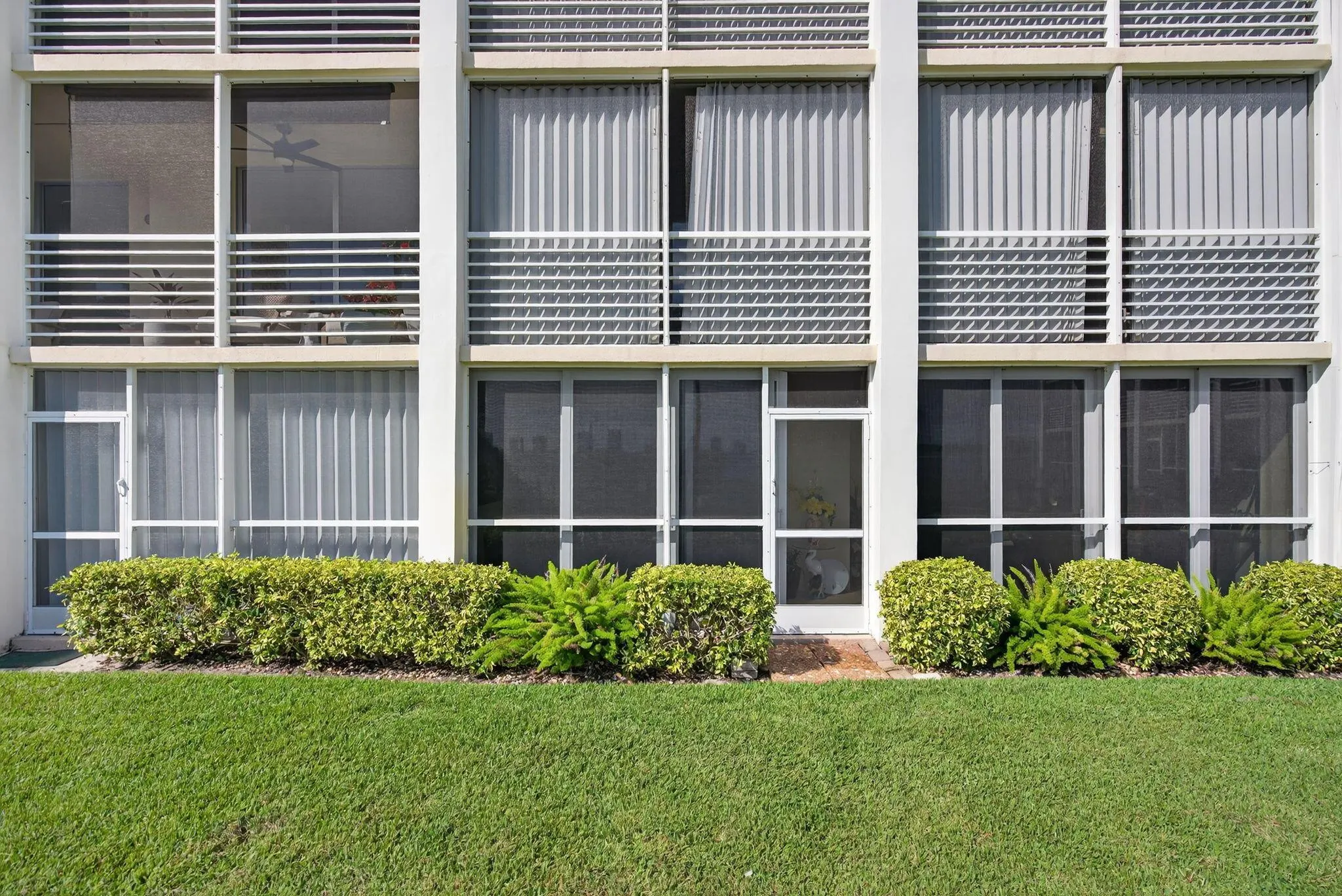 105 Paradise Harbour Boulevard, #102