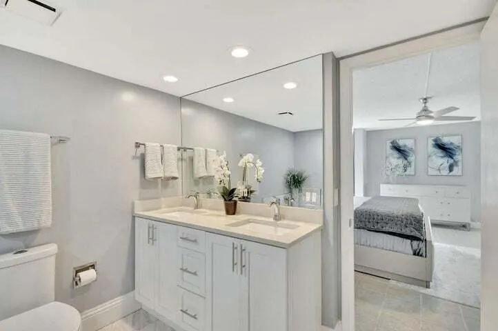 5550 N Ocean Drive, #2b