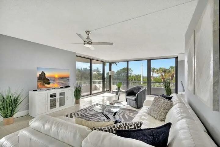 5550 N Ocean Drive, #2b