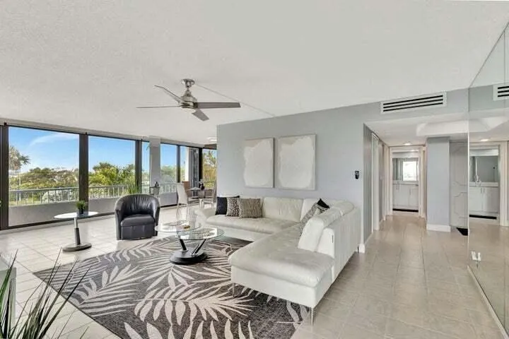 5550 N Ocean Drive, #2b