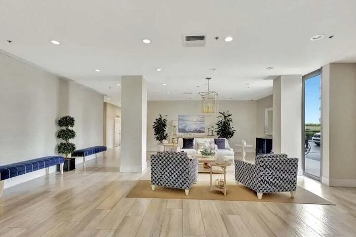 5550 N Ocean Drive, #2b