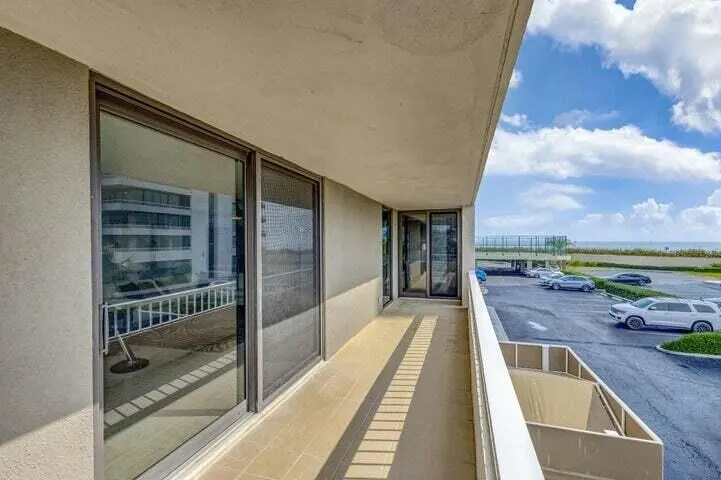 5550 N Ocean Drive, #2b