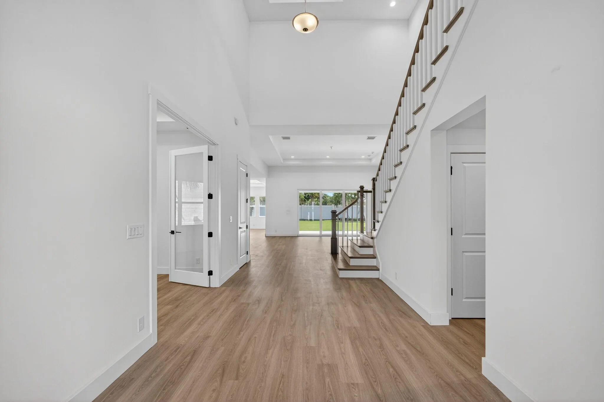 9288 Crestview Circle