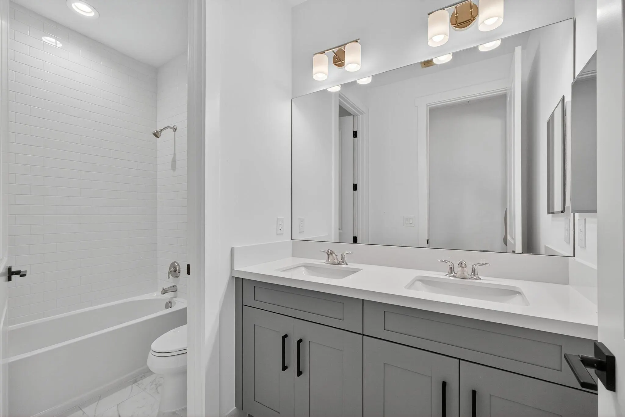 9288 Crestview Circle