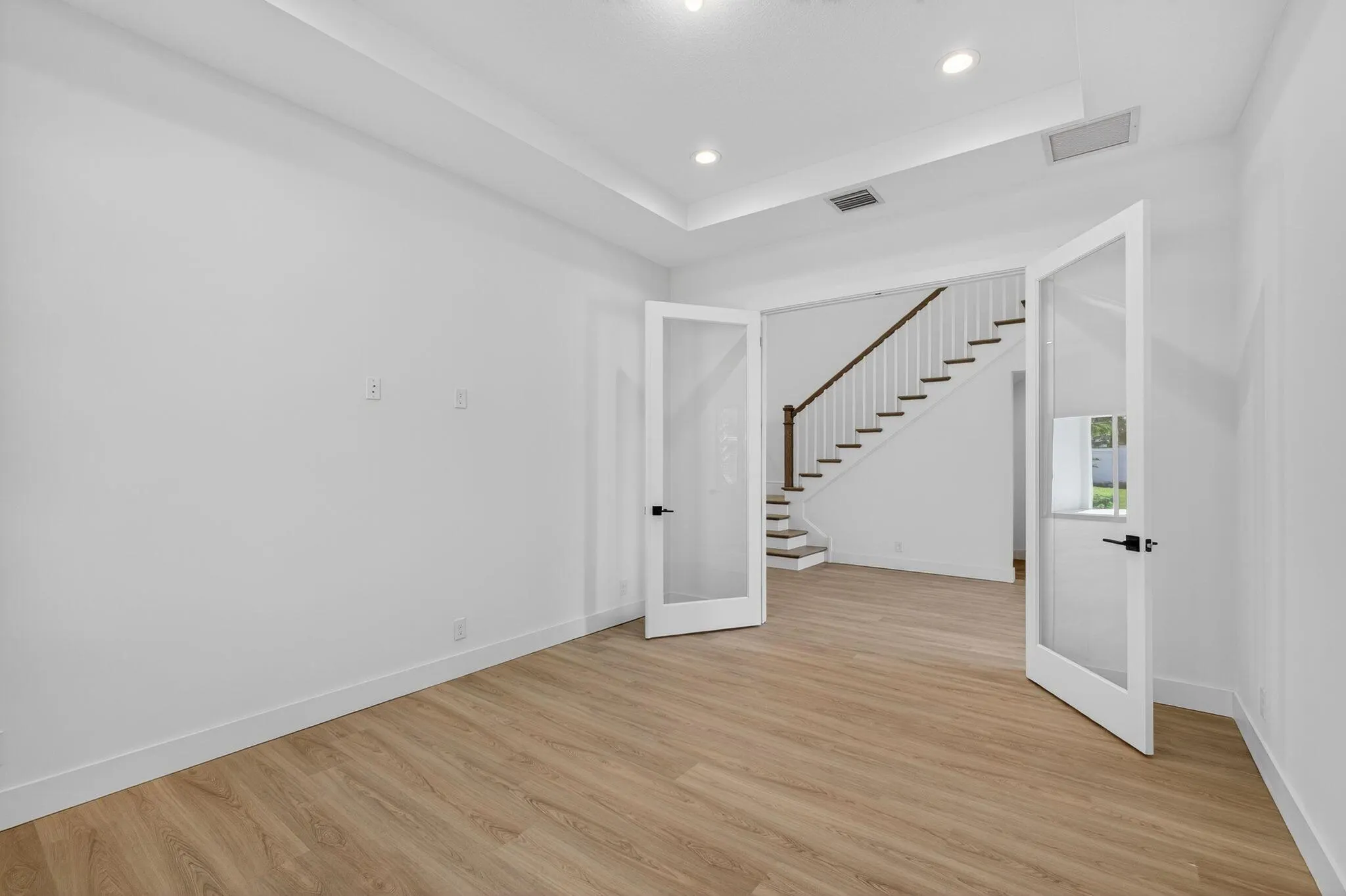 9288 Crestview Circle